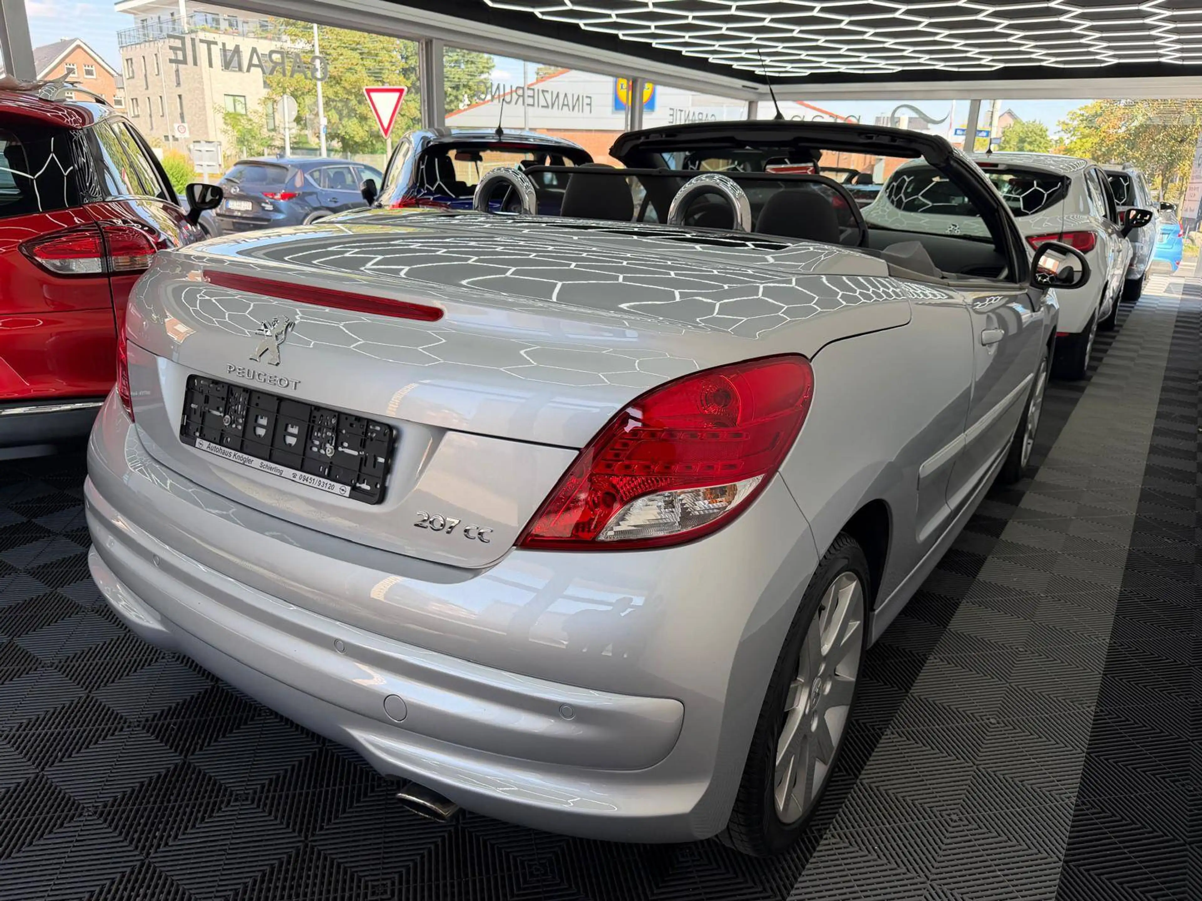 Peugeot 207 Allure*MFL*ALU*Leder*Tempomat*Sitzheizung*Windschott*wenig Km*PDC* — photo 4