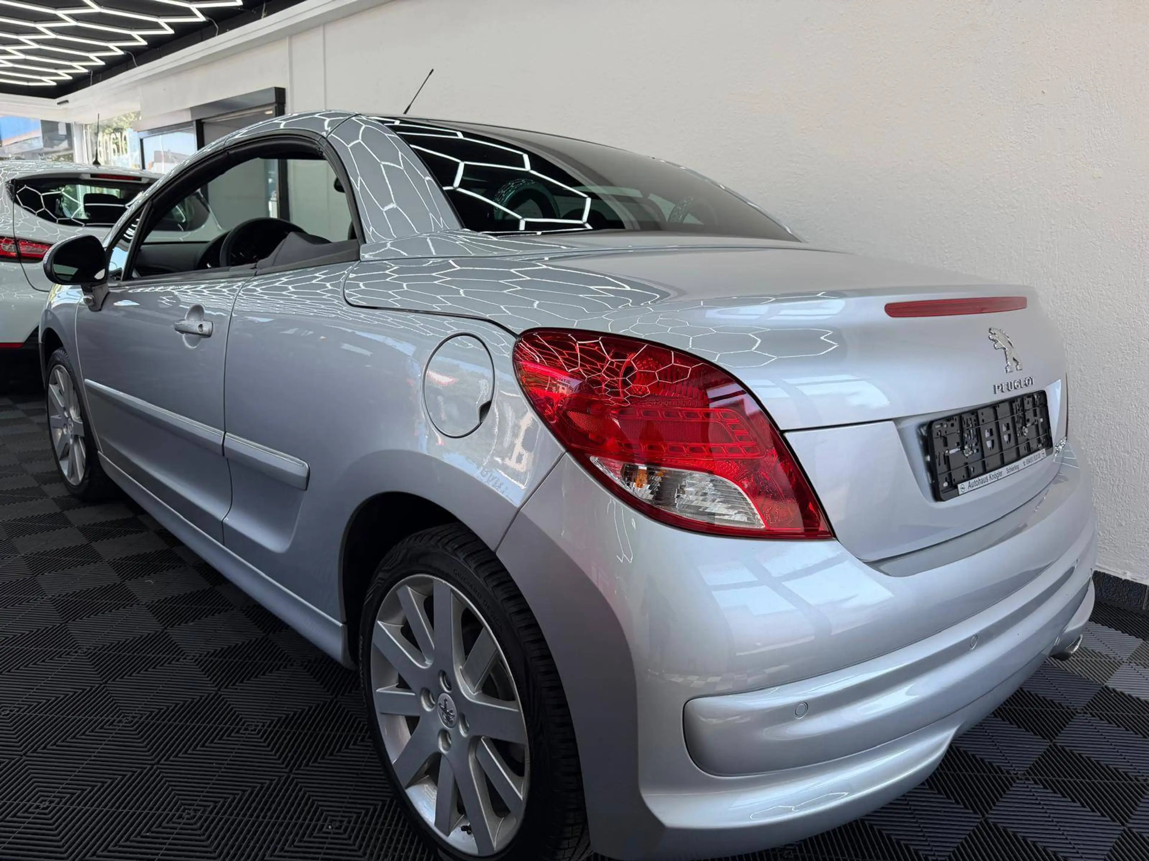 Peugeot 207 Allure*MFL*ALU*Leder*Tempomat*Sitzheizung*Windschott*wenig Km*PDC* — photo 5