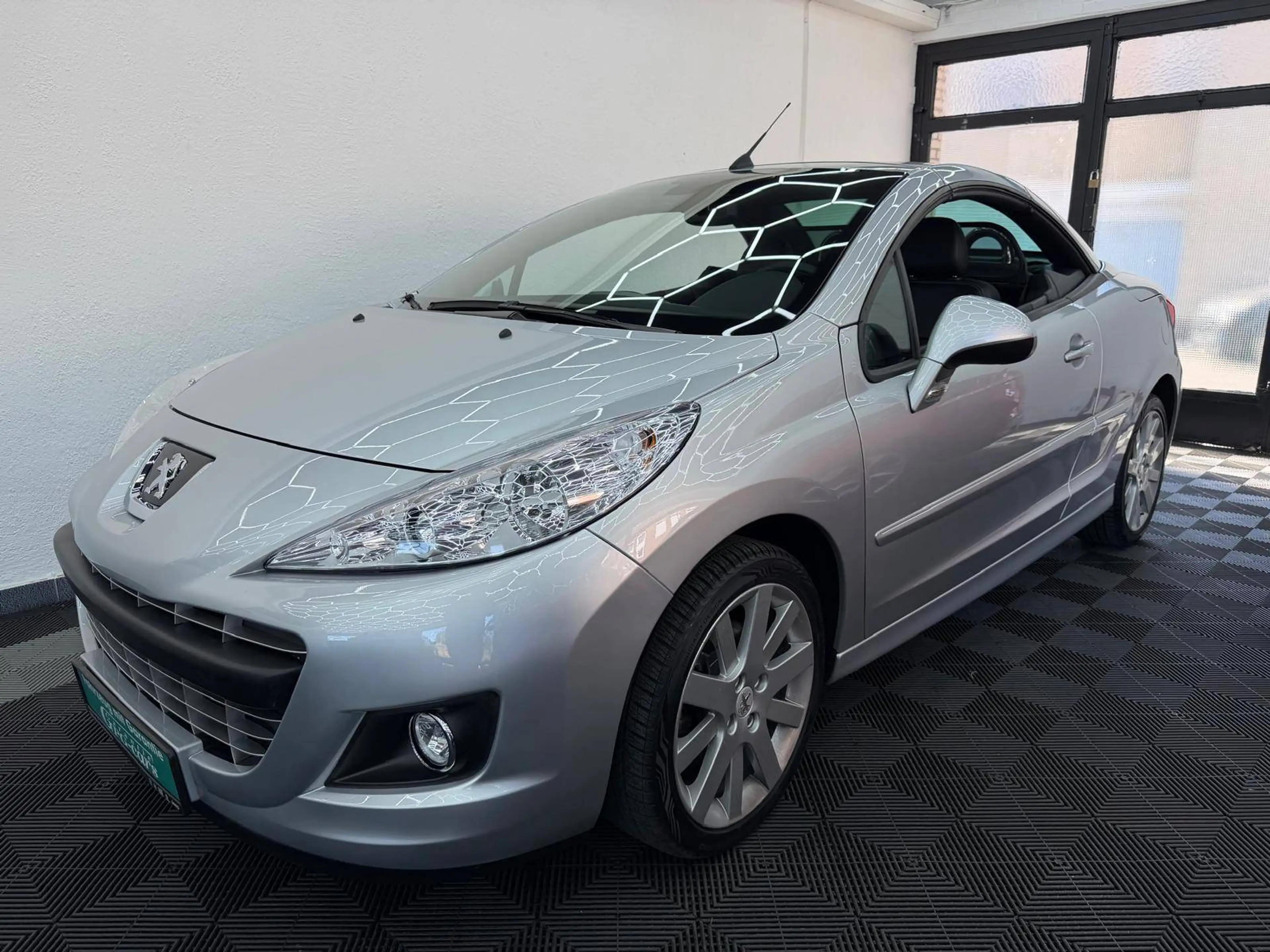 Peugeot 207 Allure*MFL*ALU*Leder*Tempomat*Sitzheizung*Windschott*wenig Km*PDC* — photo 6