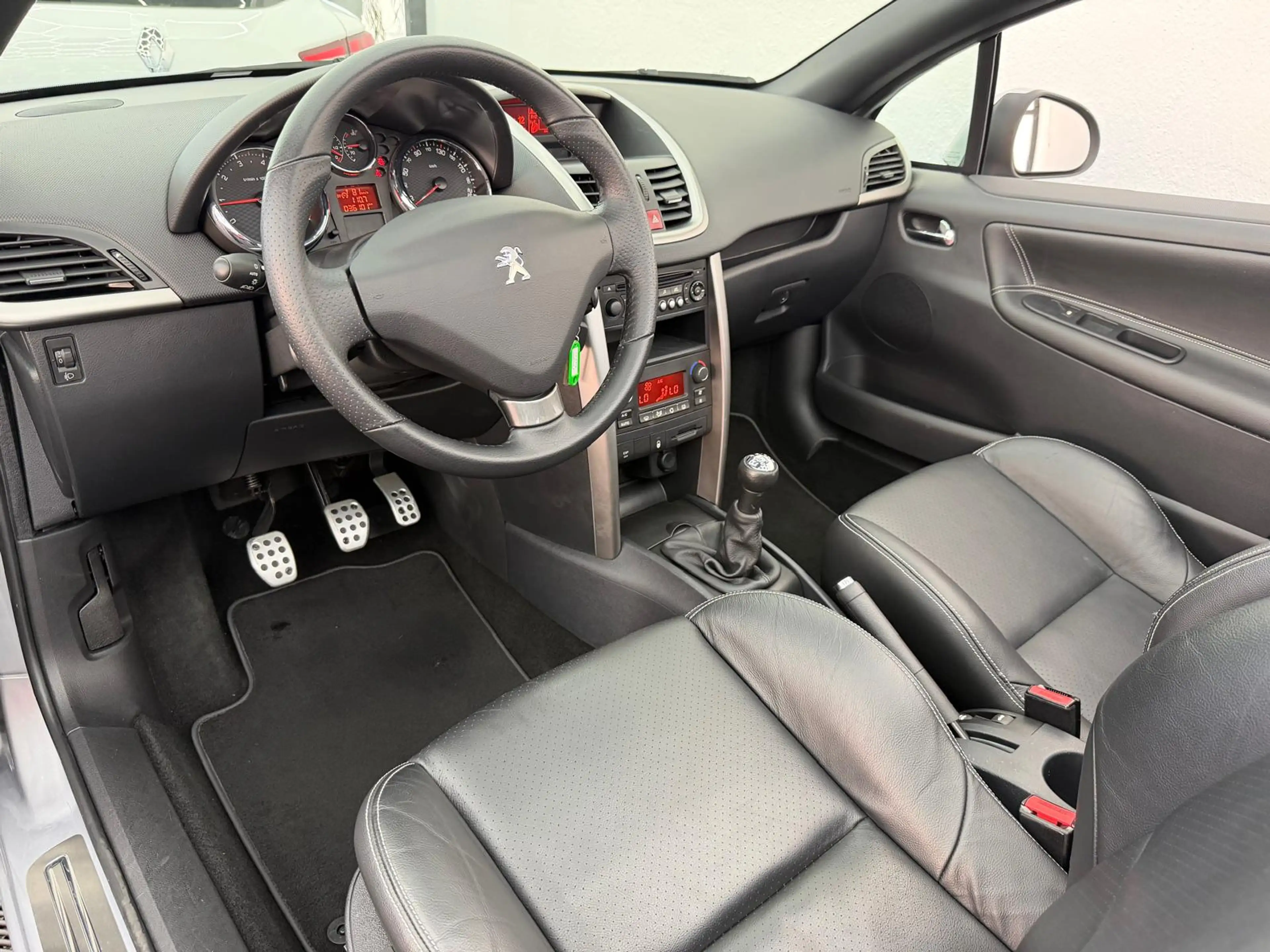 Peugeot 207 Allure*MFL*ALU*Leder*Tempomat*Sitzheizung*Windschott*wenig Km*PDC* — photo 7