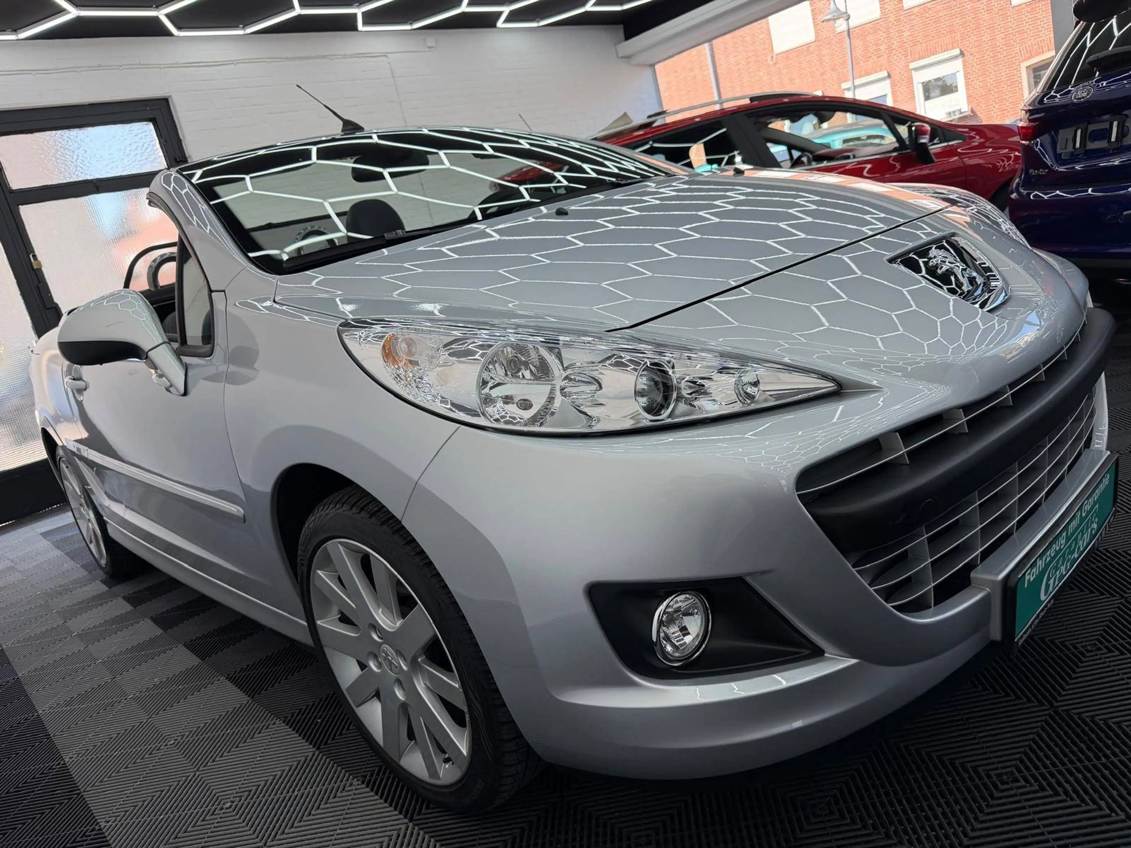 Peugeot 207 Allure*MFL*ALU*Leder*Tempomat*Sitzheizung*Windschott*wenig Km*PDC*