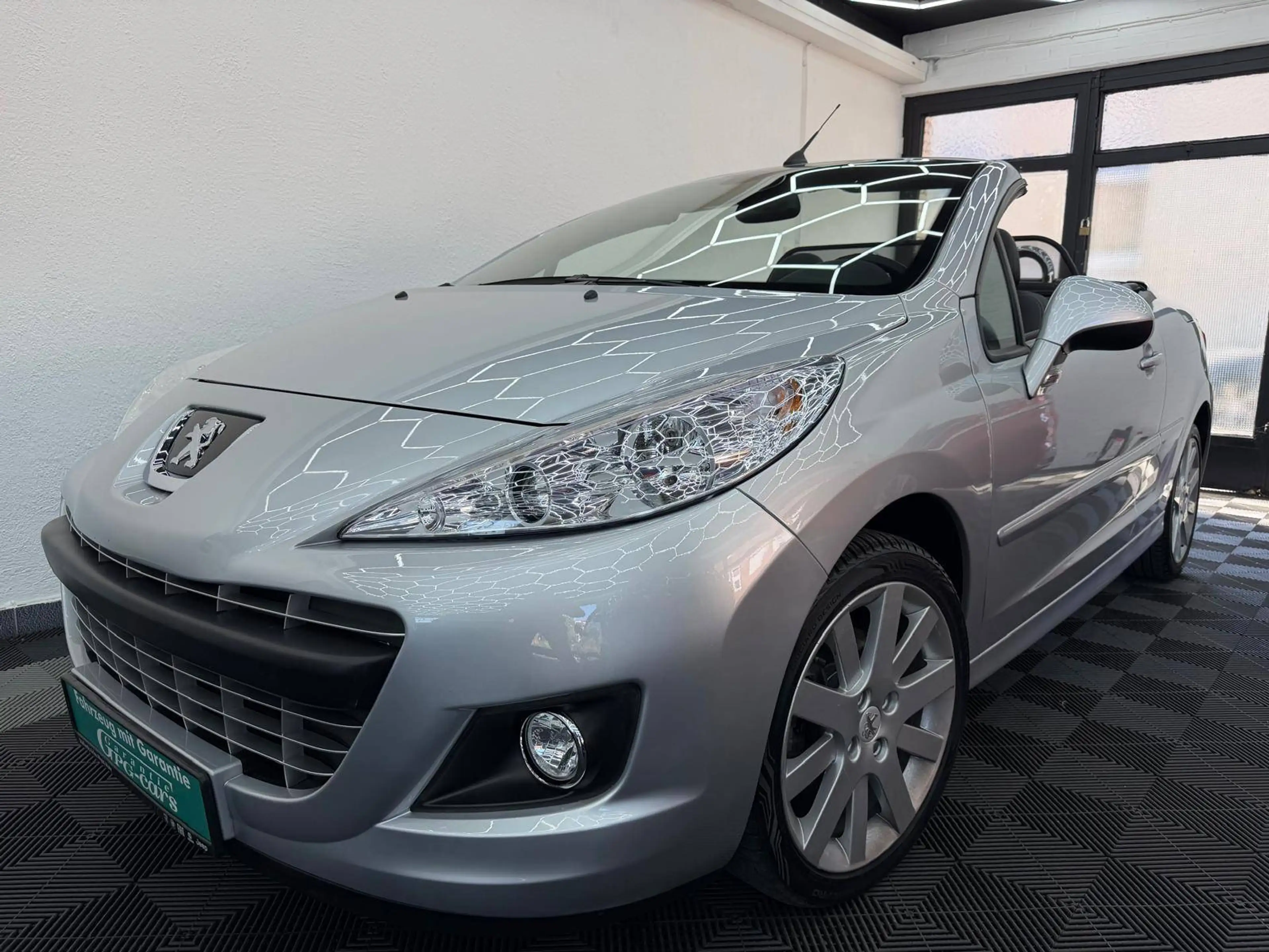 Peugeot 207 Allure*MFL*ALU*Leder*Tempomat*Sitzheizung*Windschott*wenig Km*PDC* — photo 2