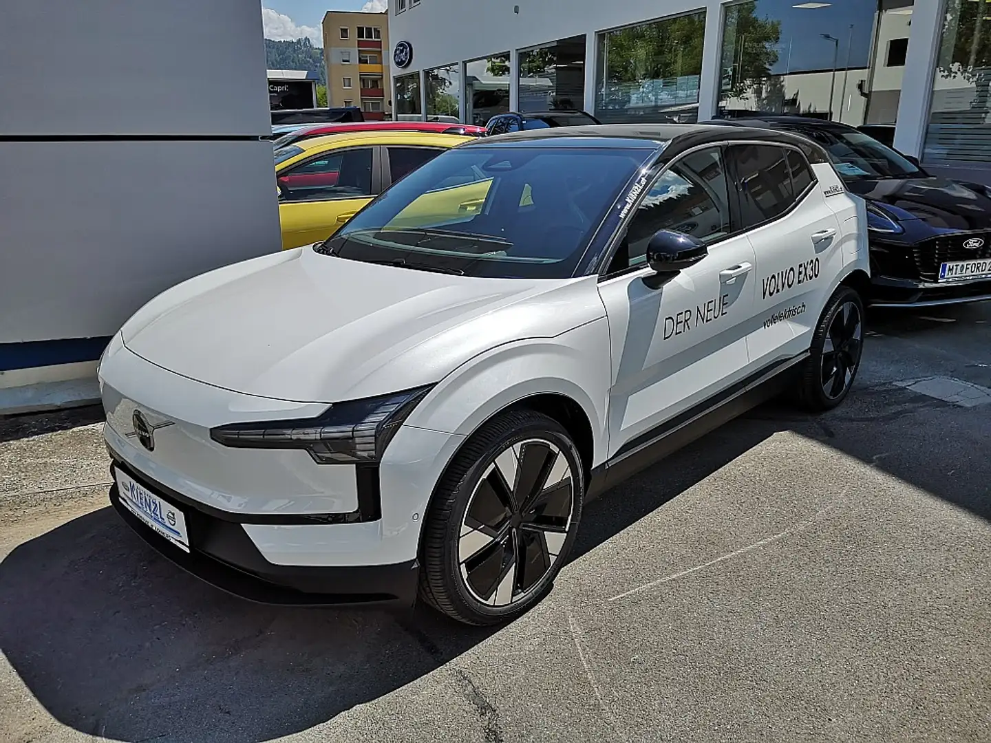 Volvo EX30 Single Motor Extended Range 69kWh Ultra Weiß - 1
