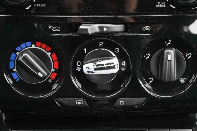 Lancia Ypsilon view 15