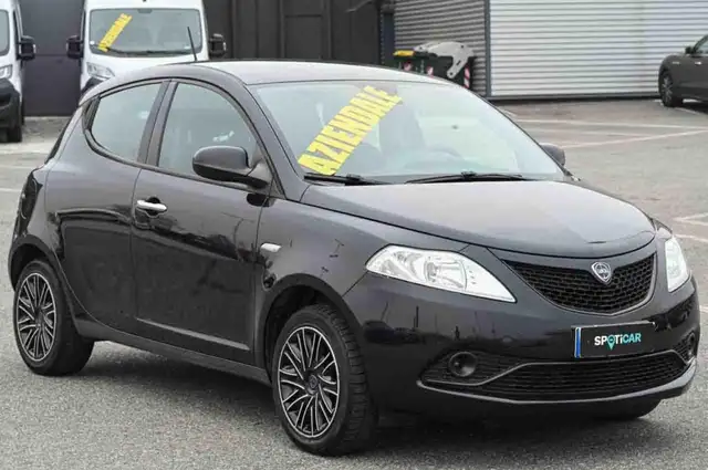 Lancia Ypsilon view 2