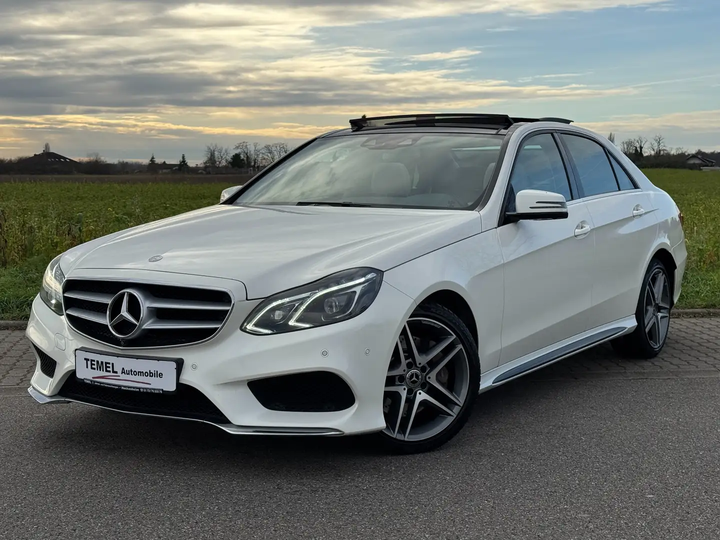 Mercedes-Benz E 350 E 350 d AMG PANO COMAND MEMORY 360°KAMERA Blanc - 1