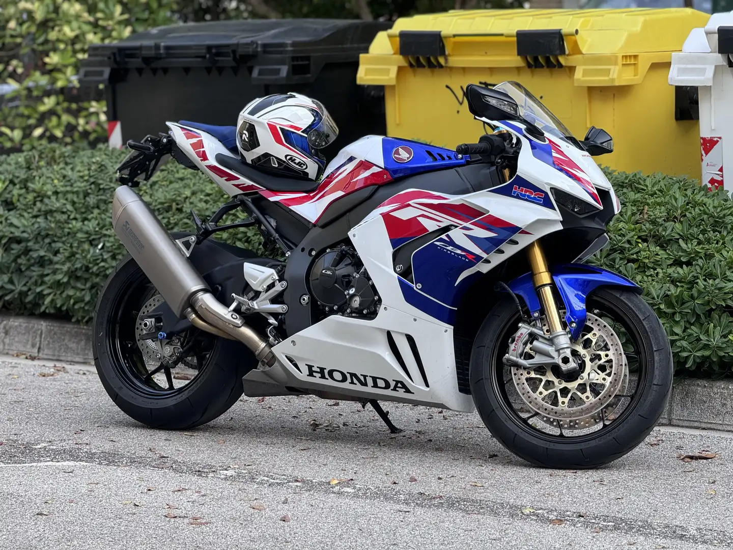 Honda CBR 1000 RR-R Fireblade 30th Anniversary - 1