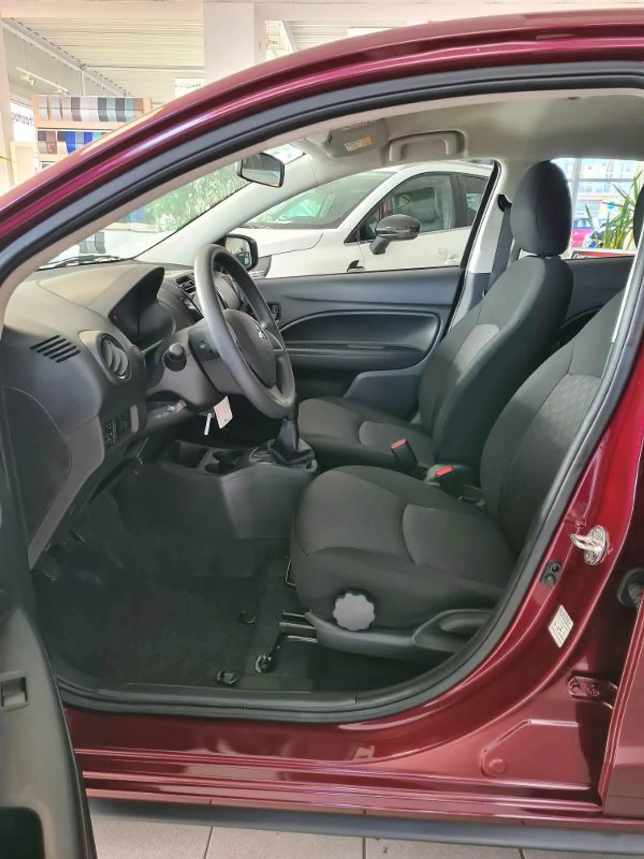 Mitsubishi Space Star Select 1.2 MIVEC 5-Gang — photo 3