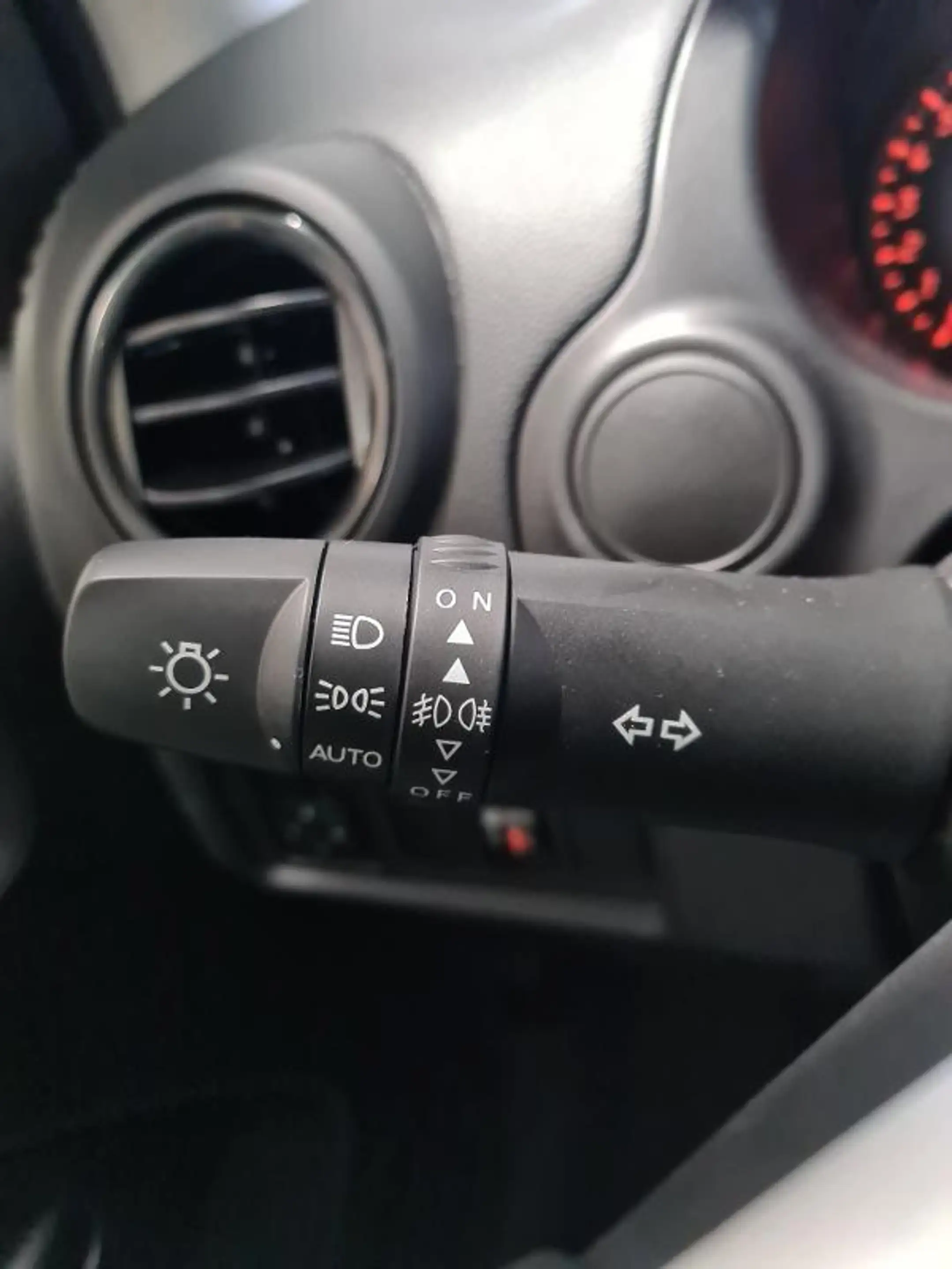 Mitsubishi Space Star Select 1.2 MIVEC 5-Gang — photo 8