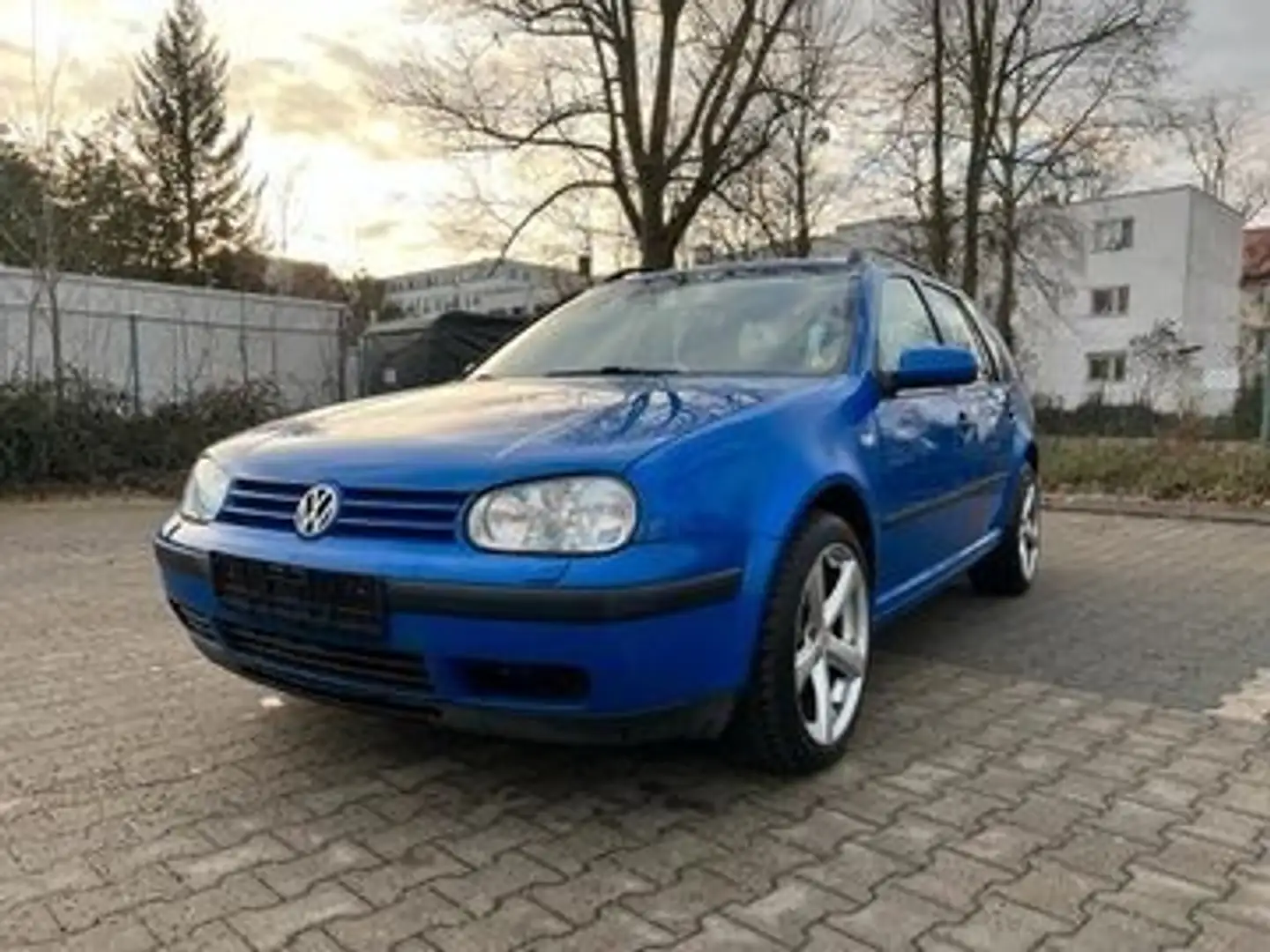 Volkswagen Golf Variant 1.9 TDI Blau - 1