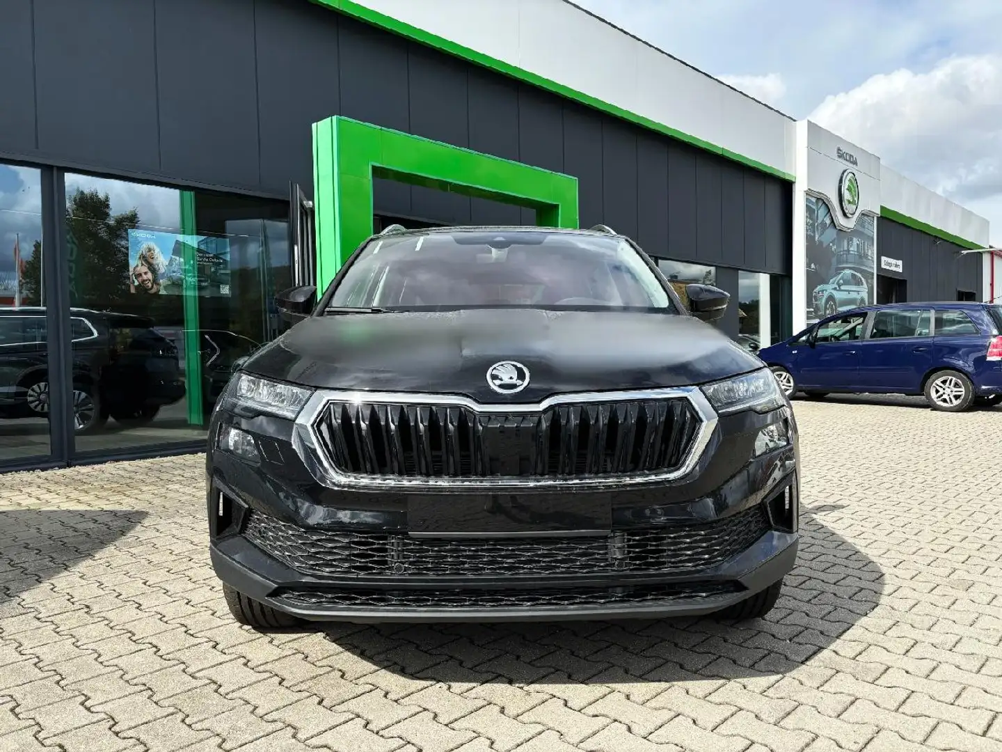 Skoda Karoq Drive Sport 1,5 TSI DSG GARANTIE 2029 Schwarz - 2