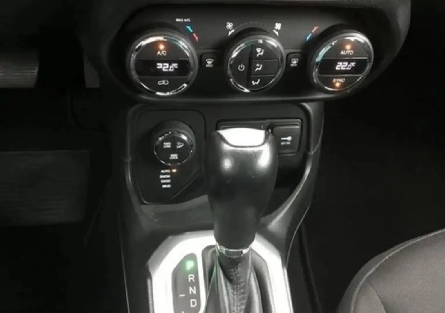 Jeep Renegade 2.0 4x4 tetto Mysky cabrio ACTIVE DRIVE LOW 75TH Nero - 2