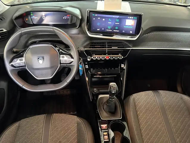 Peugeot 208 view 13