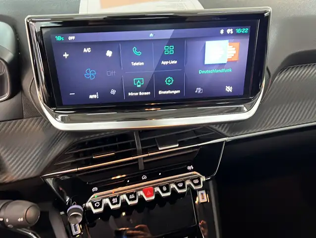 Peugeot 208 view 7