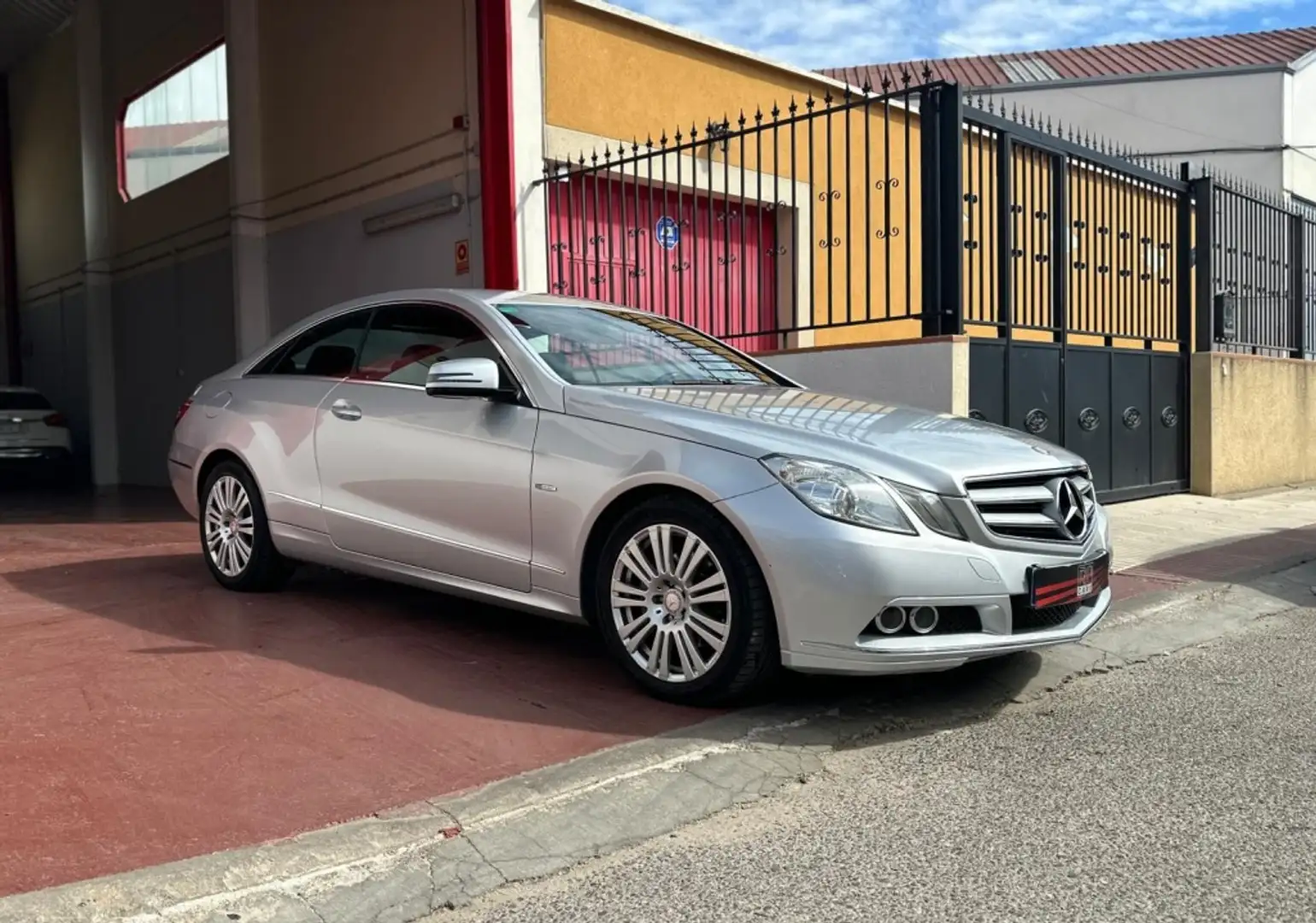 Mercedes-Benz E 220 220CDI BE Dynamic Edition Elegance Argent - 2