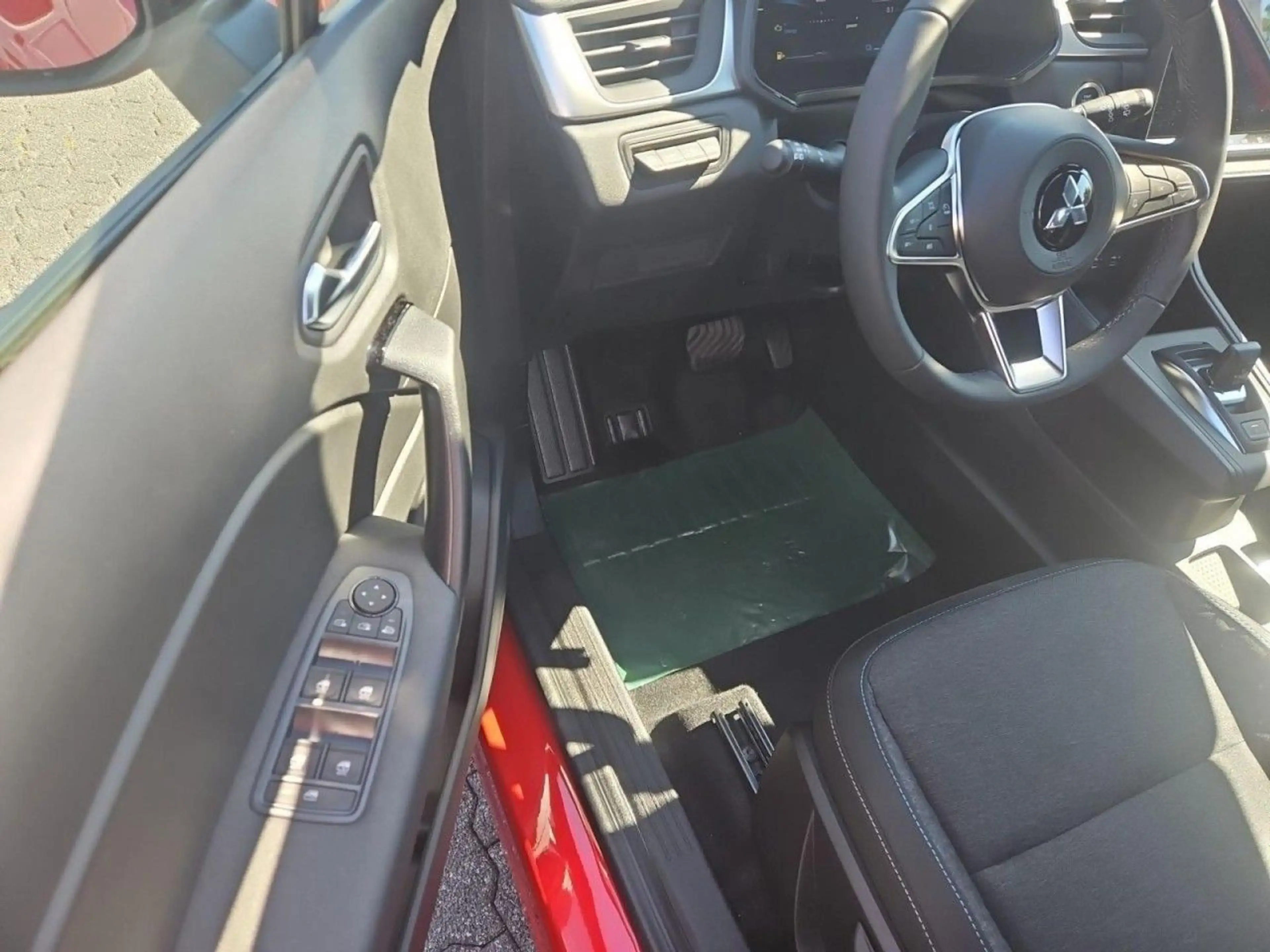 Mitsubishi Grandis 1.8 HEV DiamantPlus SmartKey AndroidAuto Klima — photo 14