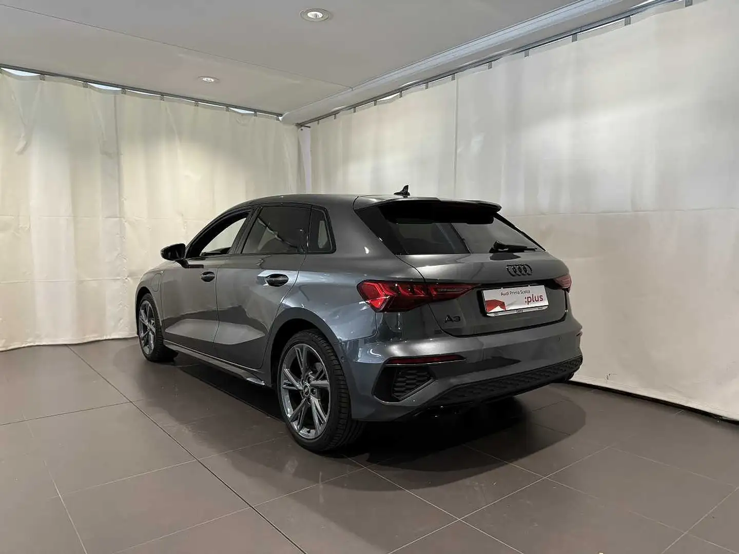 Audi A3 4ª serie SPB 40 TFSI e S tronic S line edition Grigio - 2