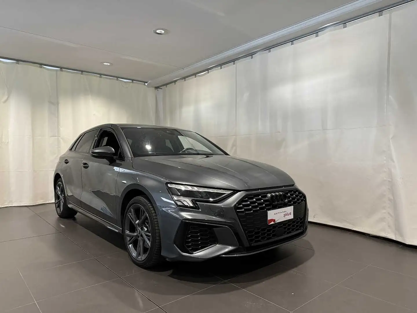Audi A3 4ª serie SPB 40 TFSI e S tronic S line edition Grigio - 1