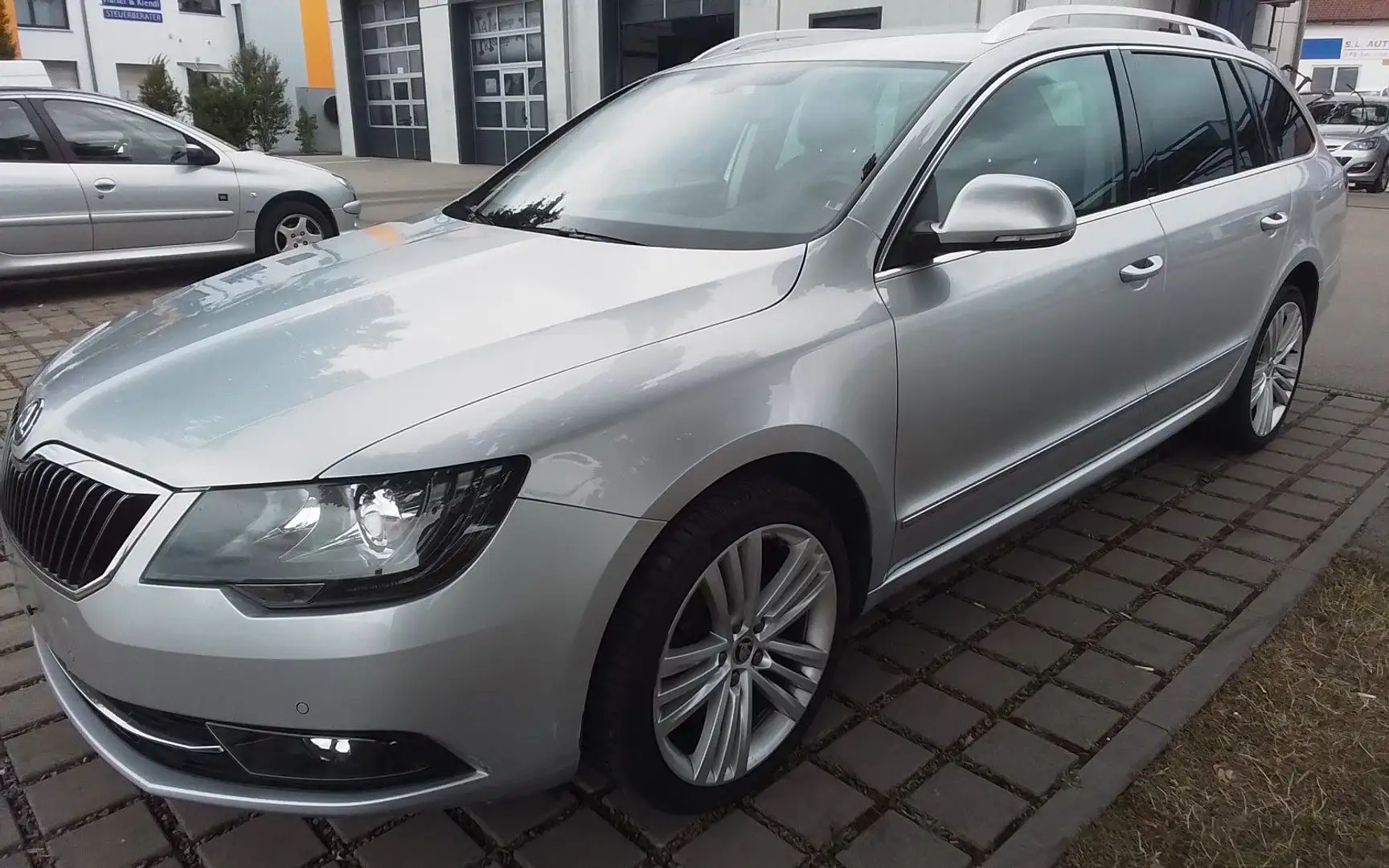 Skoda Superb Combi Elegance Silber - 2