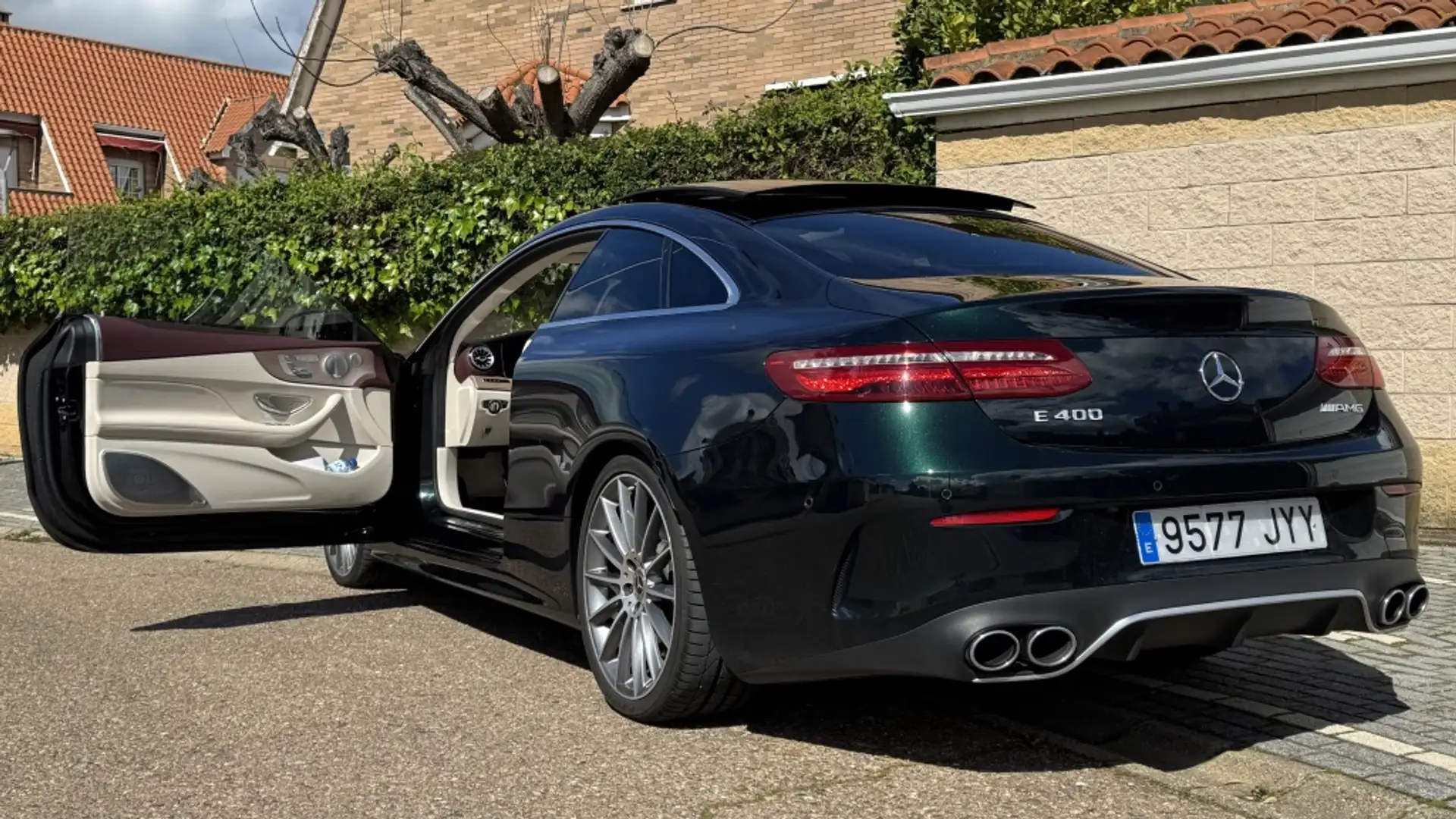 Mercedes-Benz E 400 Coupé 4Matic 9G-Tronic Vert - 1