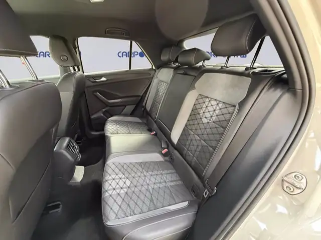 Volkswagen T-Roc view 14