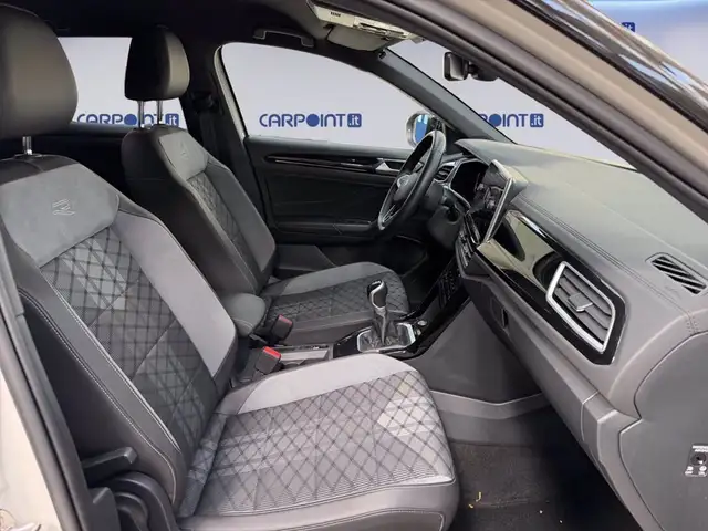 Volkswagen T-Roc view 16