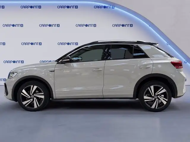 Volkswagen T-Roc view 3
