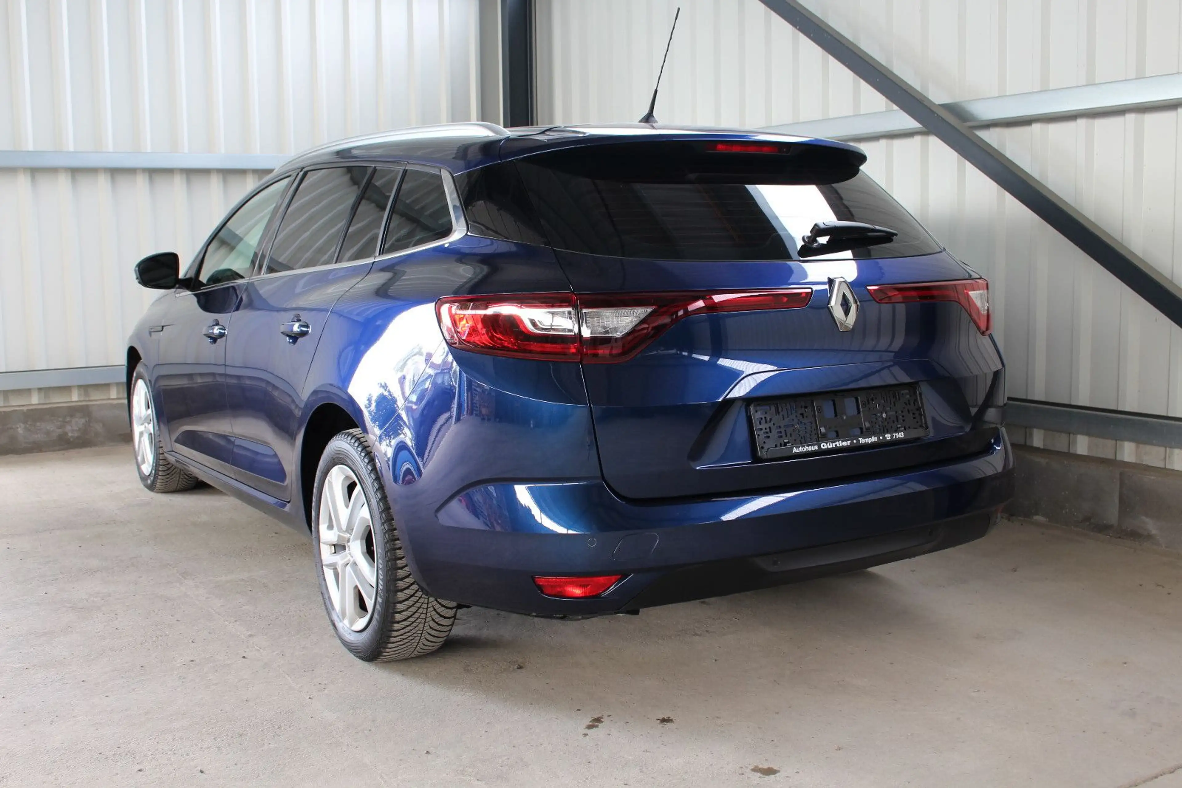 Renault Megane IV Grandtour Business Edition — photo 11