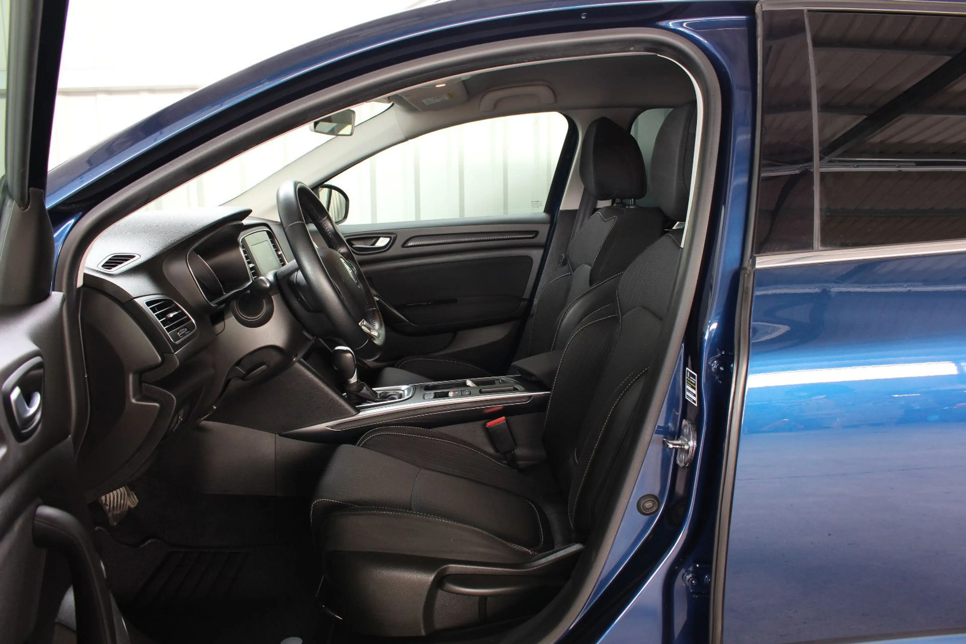 Renault Megane IV Grandtour Business Edition — photo 13