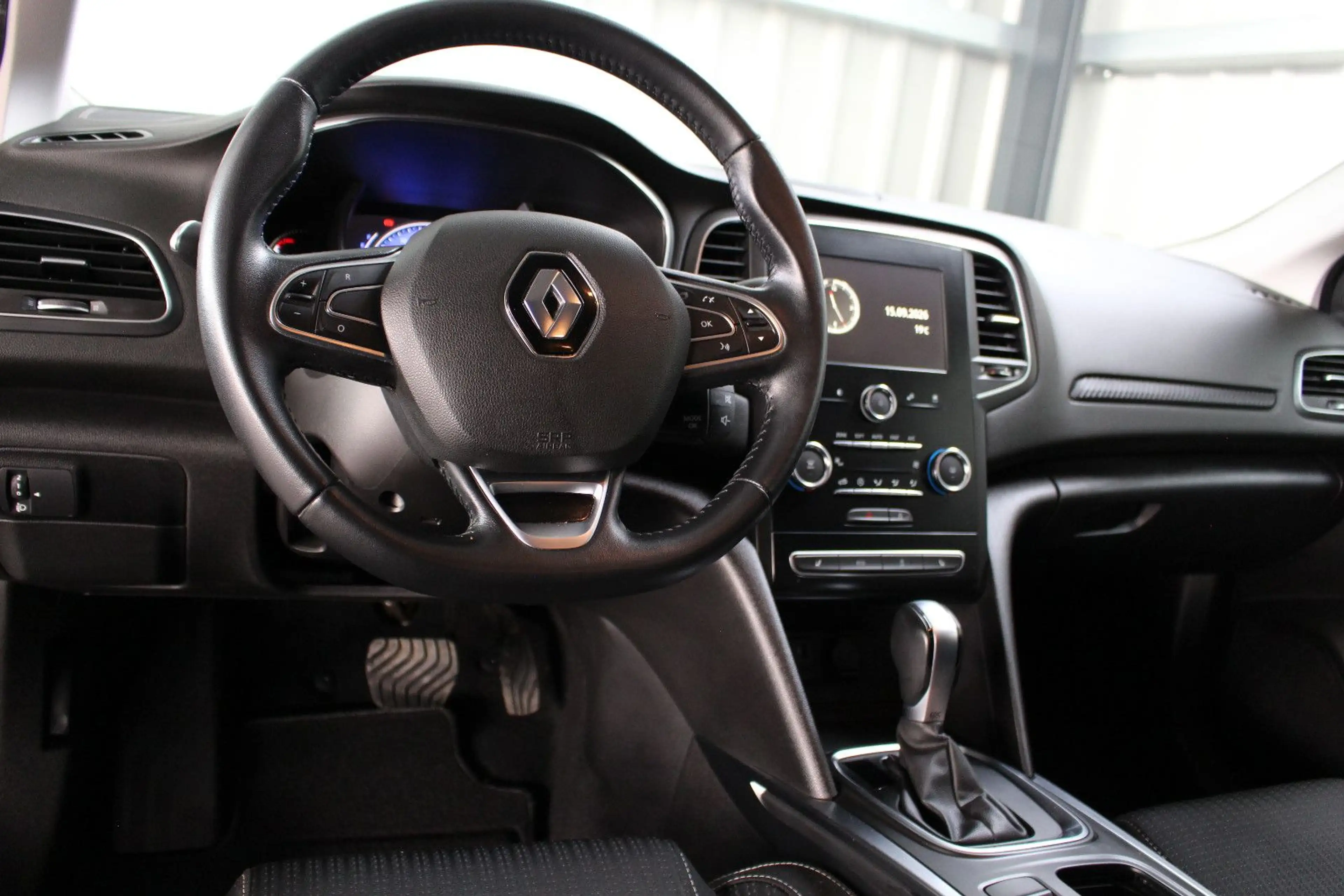 Renault Megane IV Grandtour Business Edition — photo 14