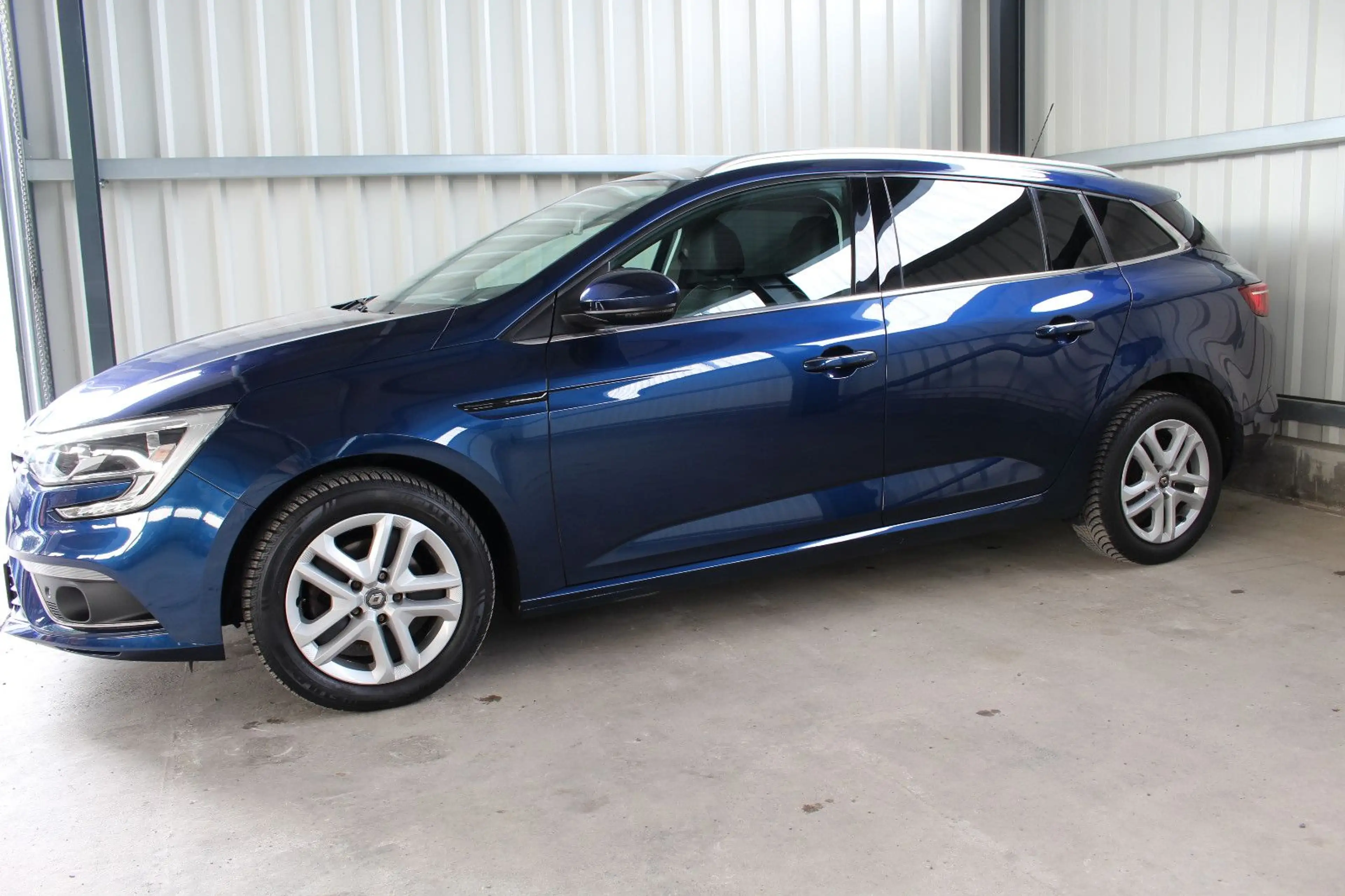 Renault Megane IV Grandtour Business Edition — photo 17