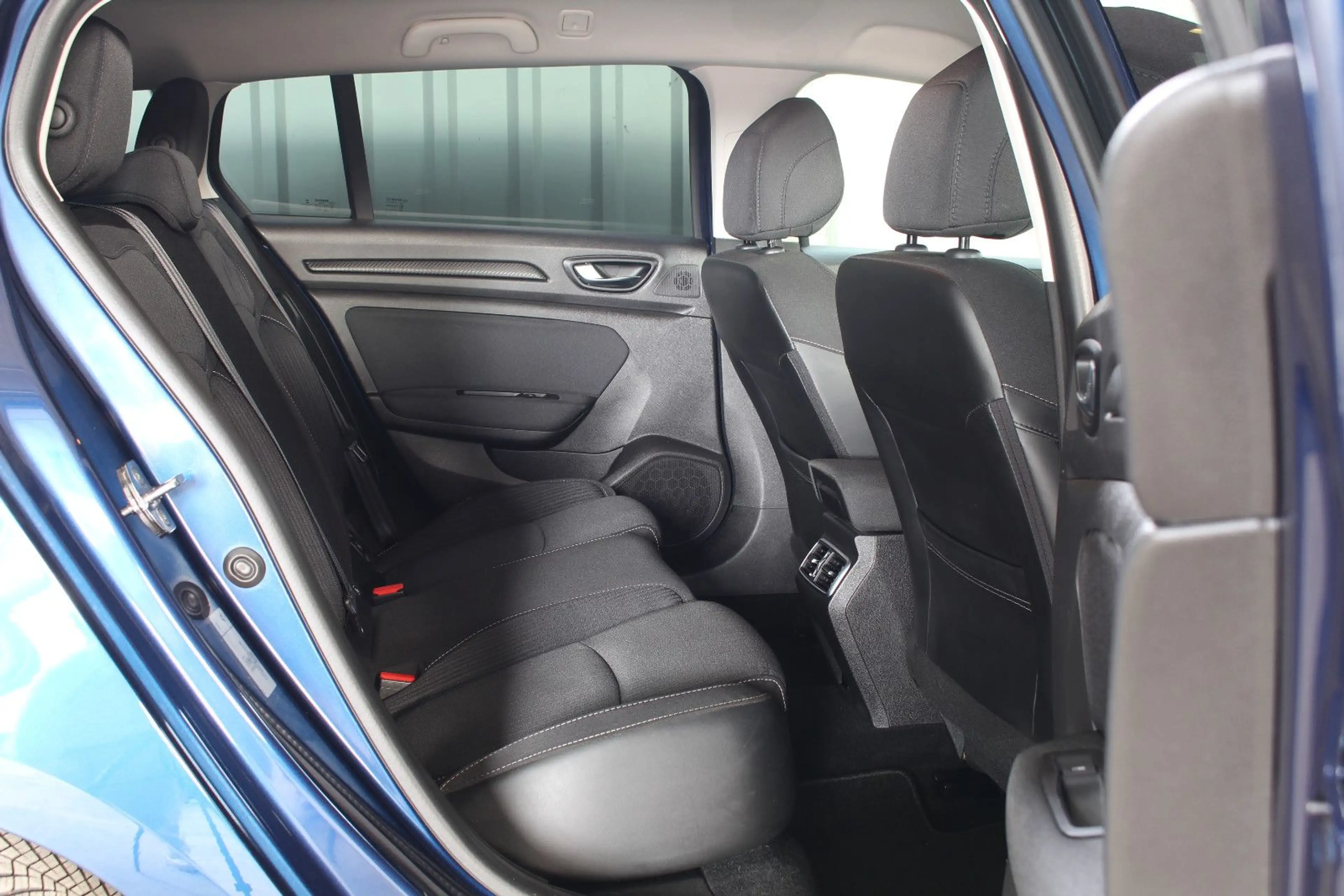 Renault Megane IV Grandtour Business Edition — photo 3