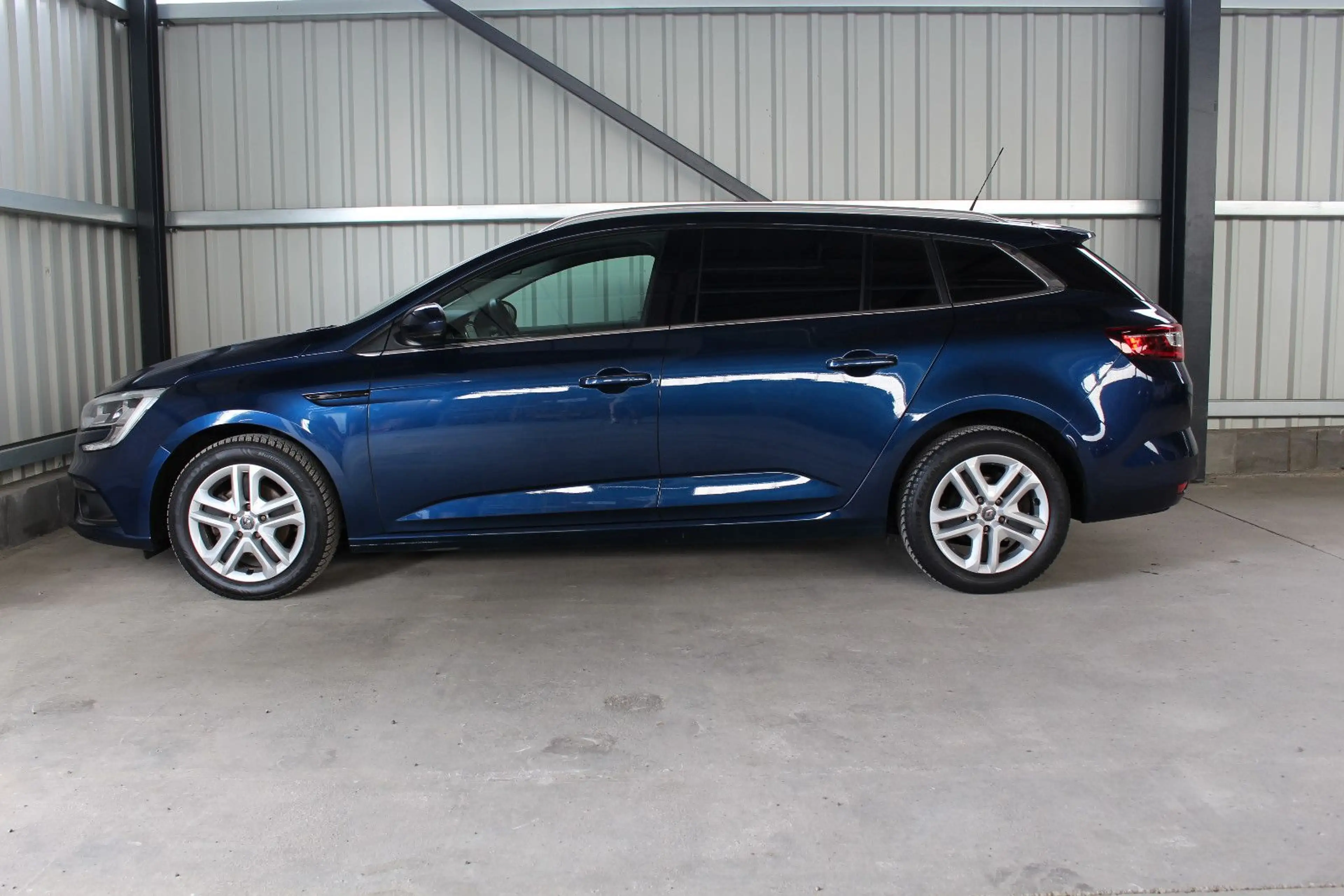 Renault Megane IV Grandtour Business Edition — photo 9