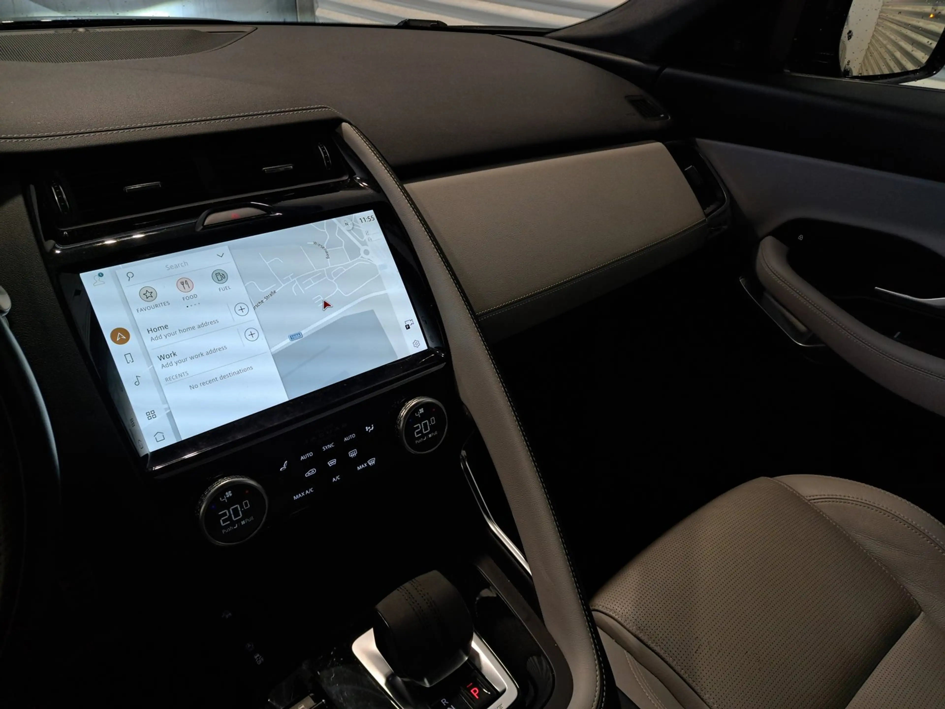 Jaguar E-Pace 2.0DI4 D200 AWD R-Dynamic S Aut. — photo 13