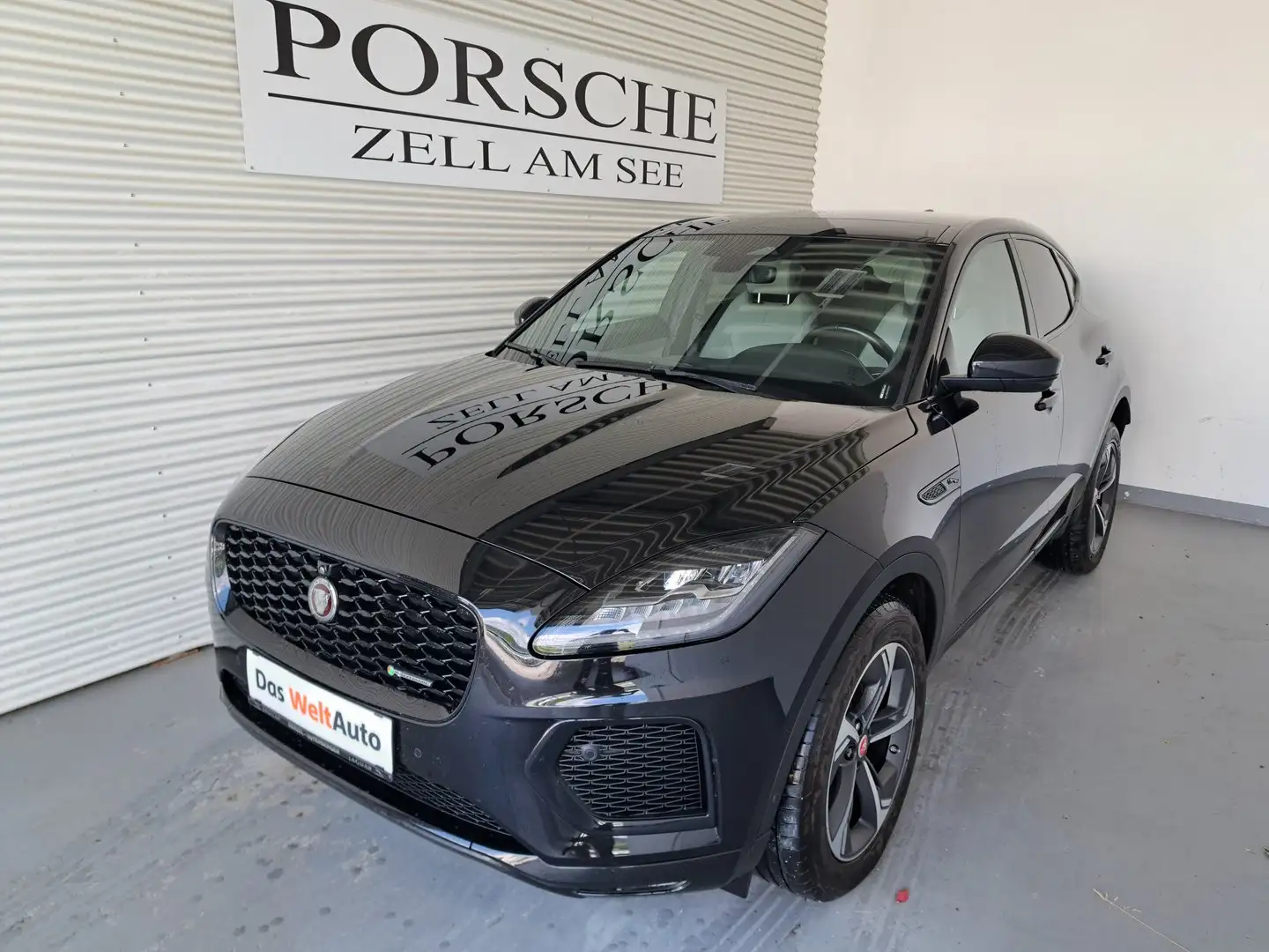 Jaguar E-Pace 2.0DI4 D200 AWD R-Dynamic S Aut. Schwarz - 1