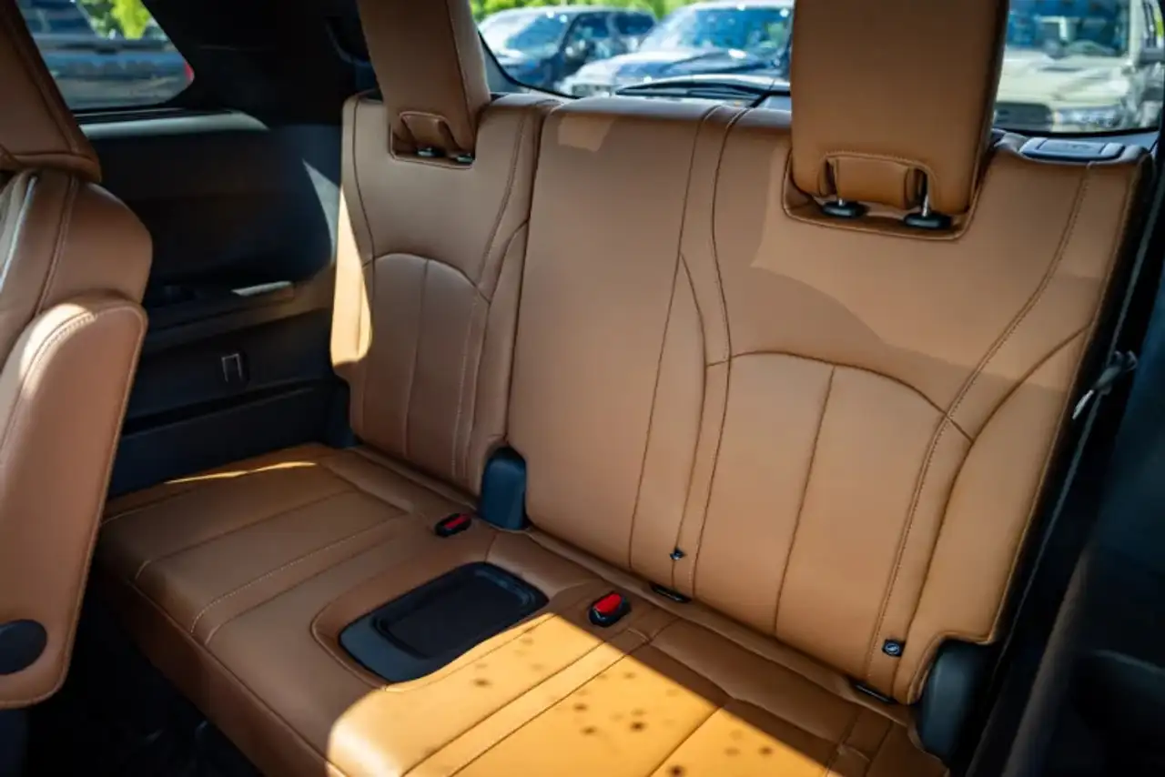 Infiniti QX60 снимка Infiniti QX60