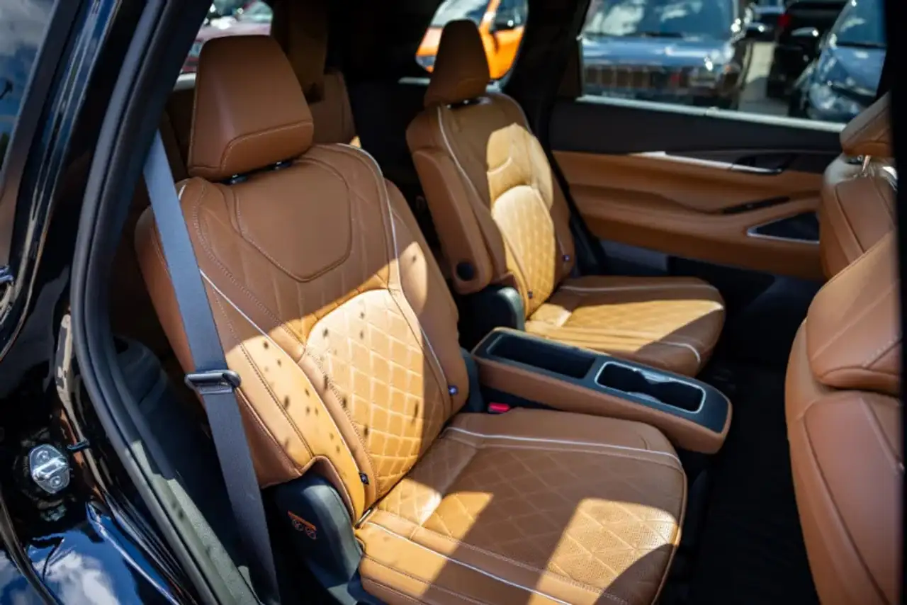 Infiniti QX60 снимка Infiniti QX60