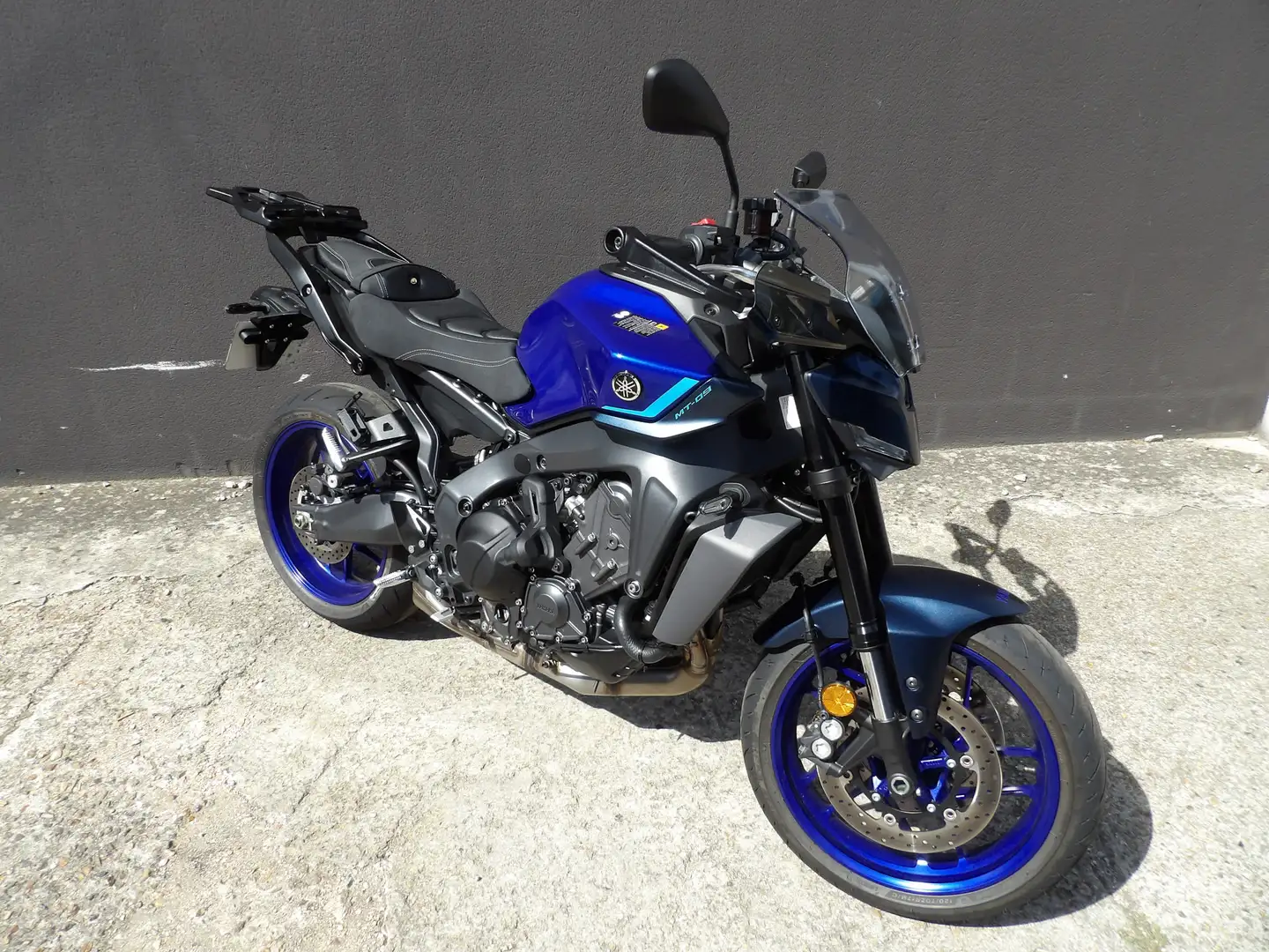 Yamaha MT-09 Bleu - 1