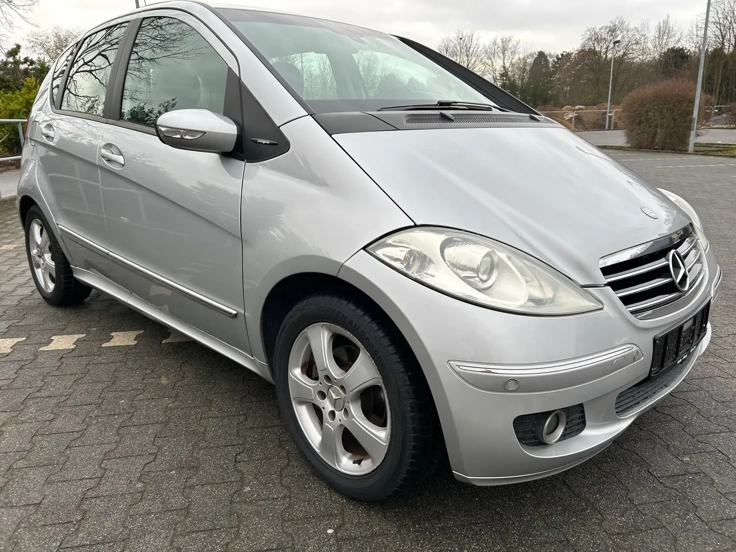 Mercedes-Benz A 200 A-Klasse  5-Türer Avantgarde*KLIMA*PDC*AHK* Silber - 2