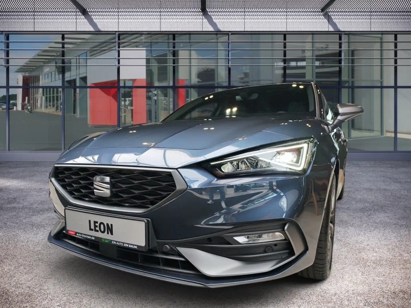 SEAT Leon 1.5 eTSI FR AHK Navi AUT Virtual Pano LED Grau - 2