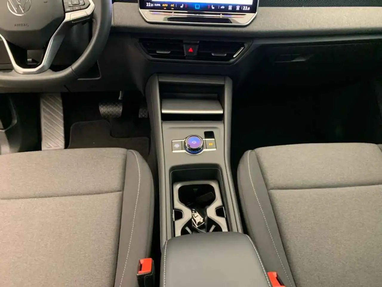 Volkswagen Tiguan 1.5 eTSI DSG *AHK*LED*NAVI*R-CAM*SHZ*TEL* 15