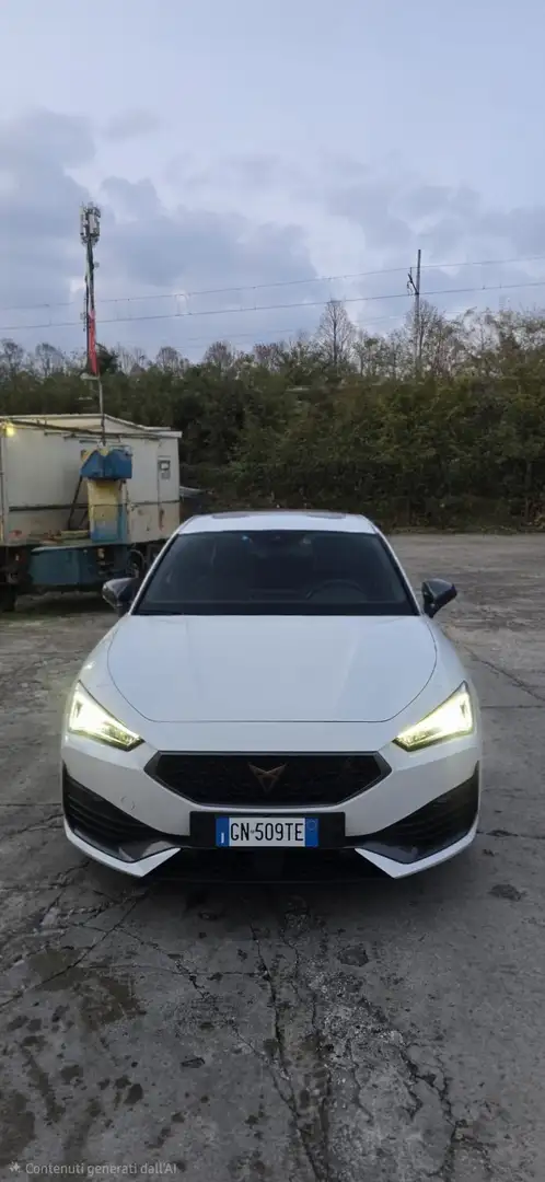 CUPRA Leon Sportstourer Bílá - 2