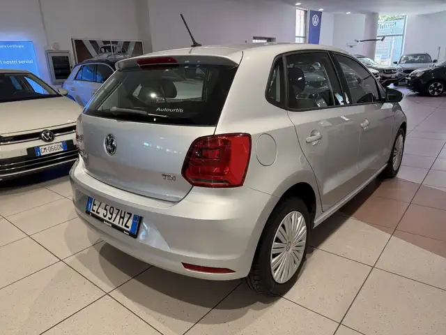 Volkswagen Polo view 5