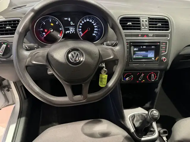 Volkswagen Polo view 11