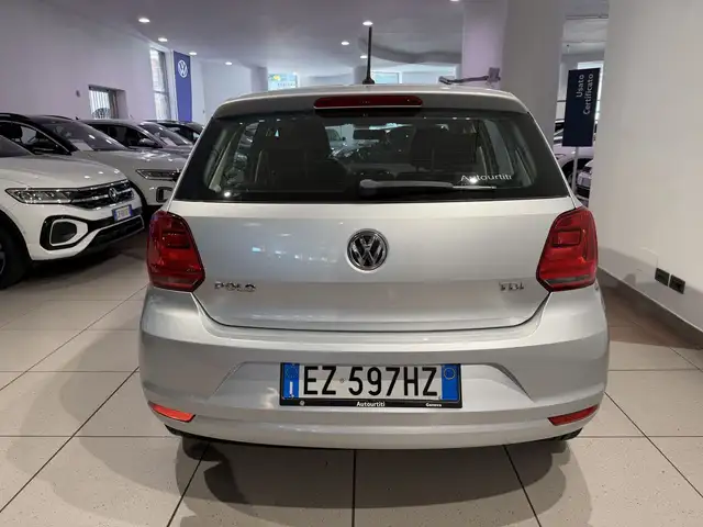 Volkswagen Polo view 4