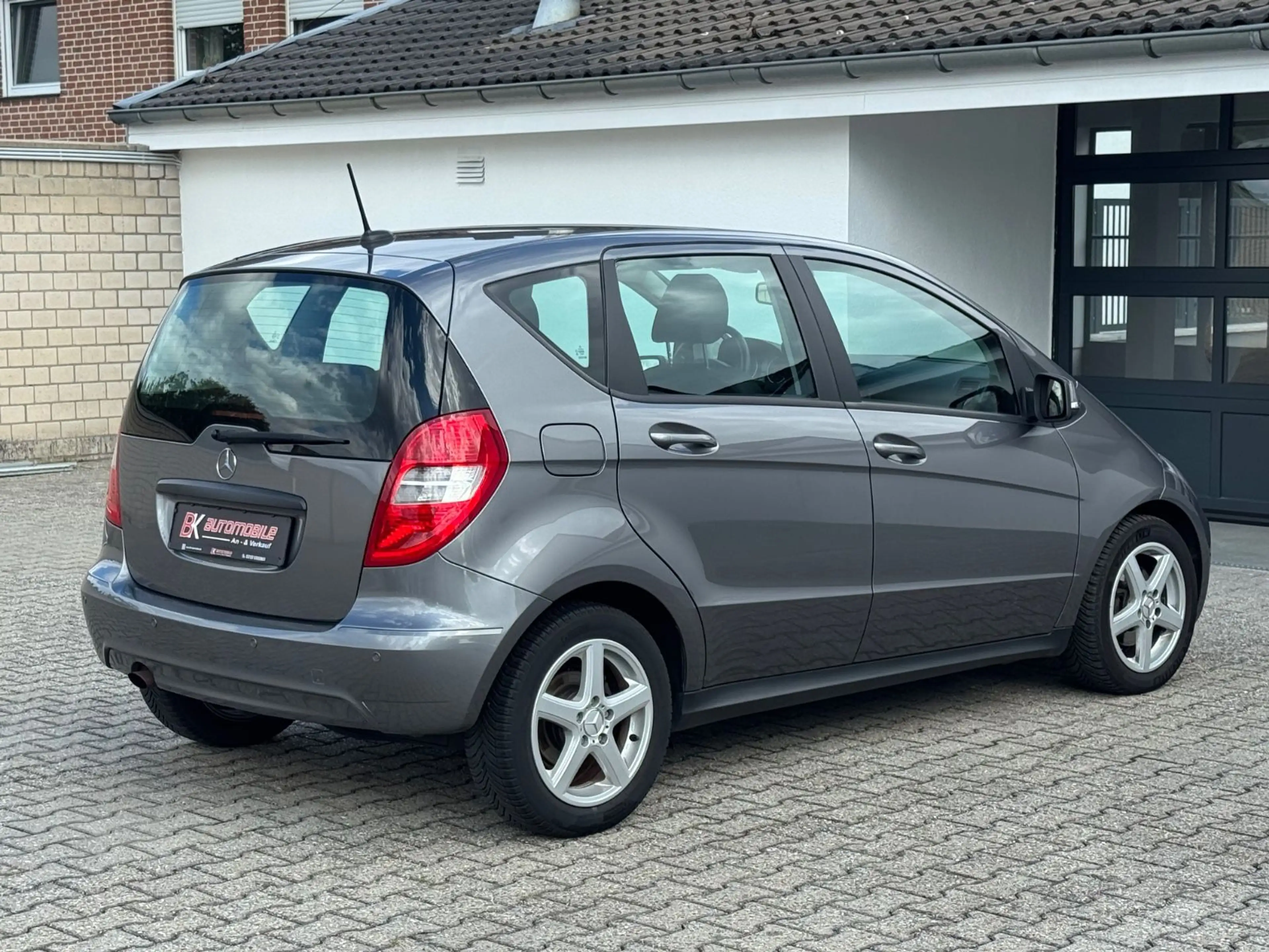 Mercedes-Benz A 180 5-türig Automatik PDC Euro5 — photo 6
