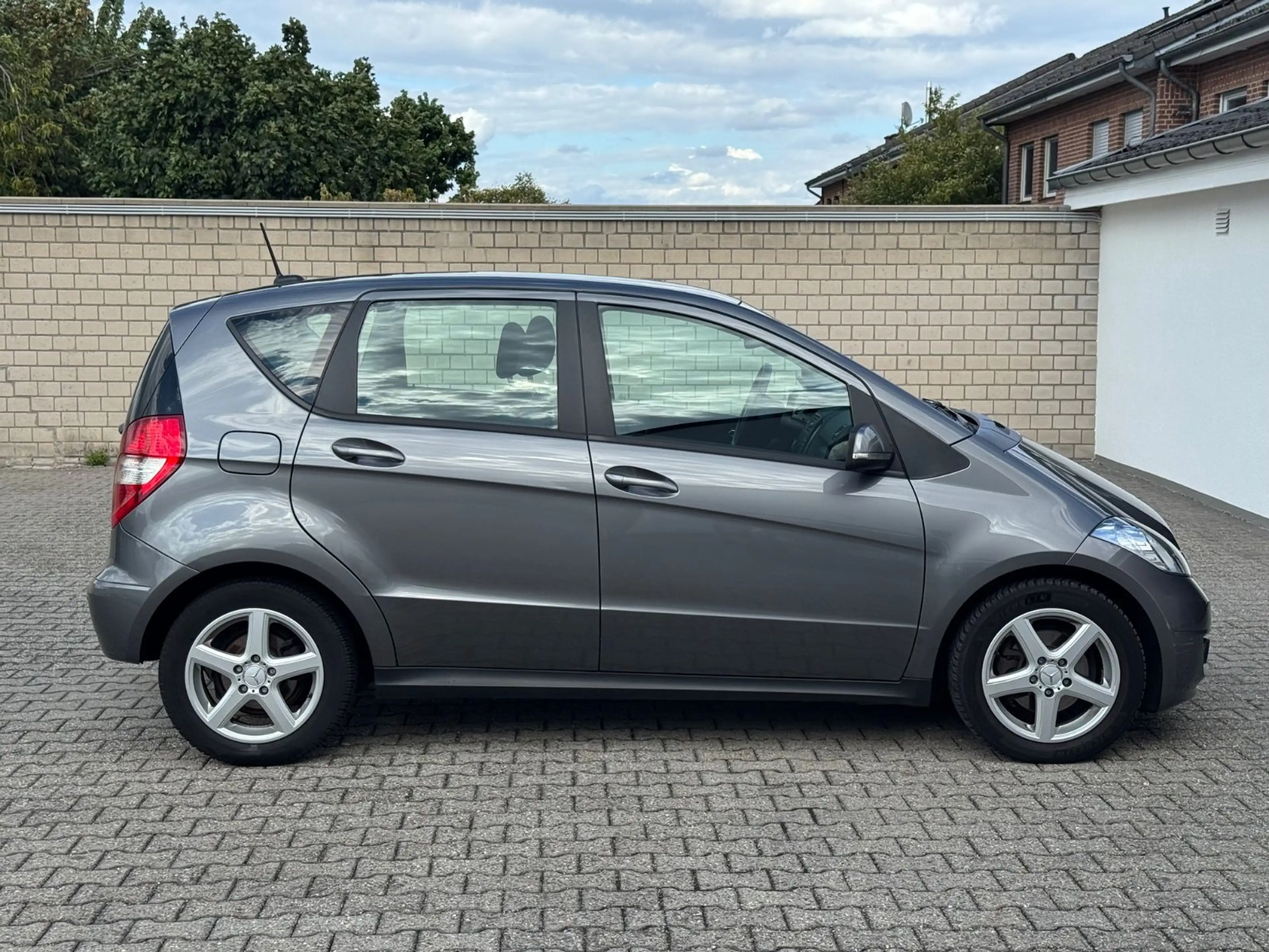 Mercedes-Benz A 180 5-türig Automatik PDC Euro5 — photo 7