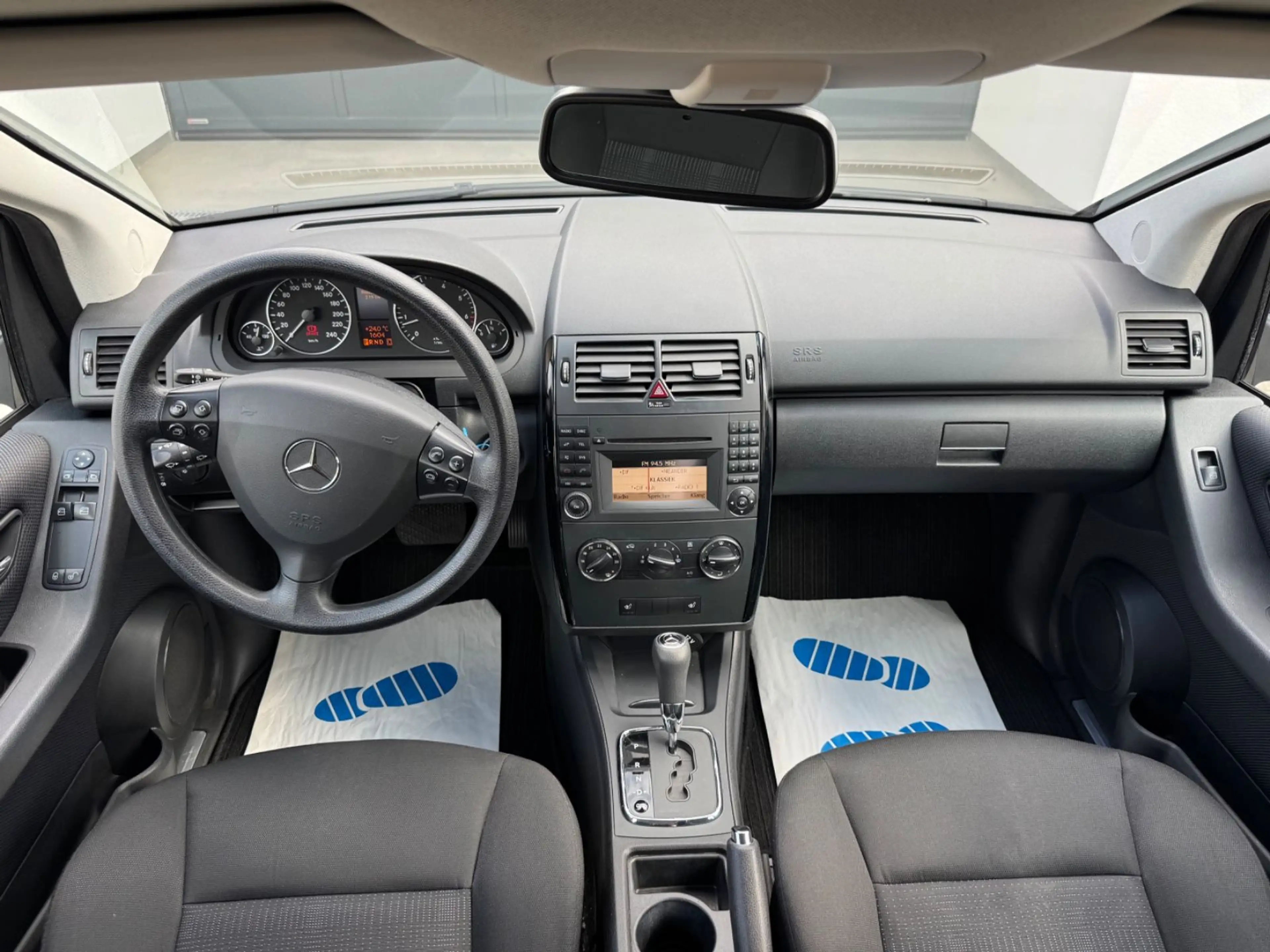 Mercedes-Benz A 180 5-türig Automatik PDC Euro5 — photo 12