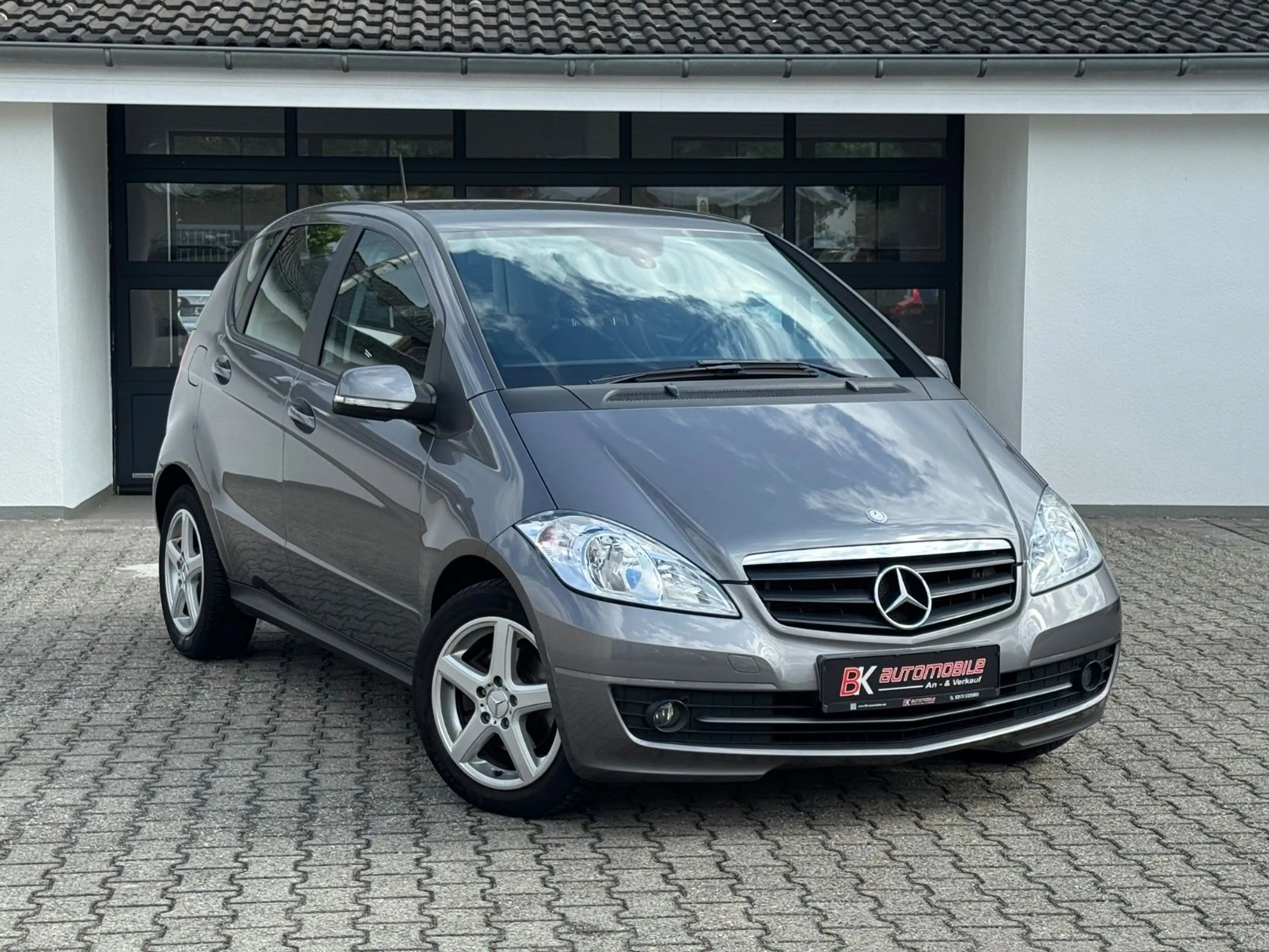 Mercedes-Benz A 180 5-türig Automatik PDC Euro5