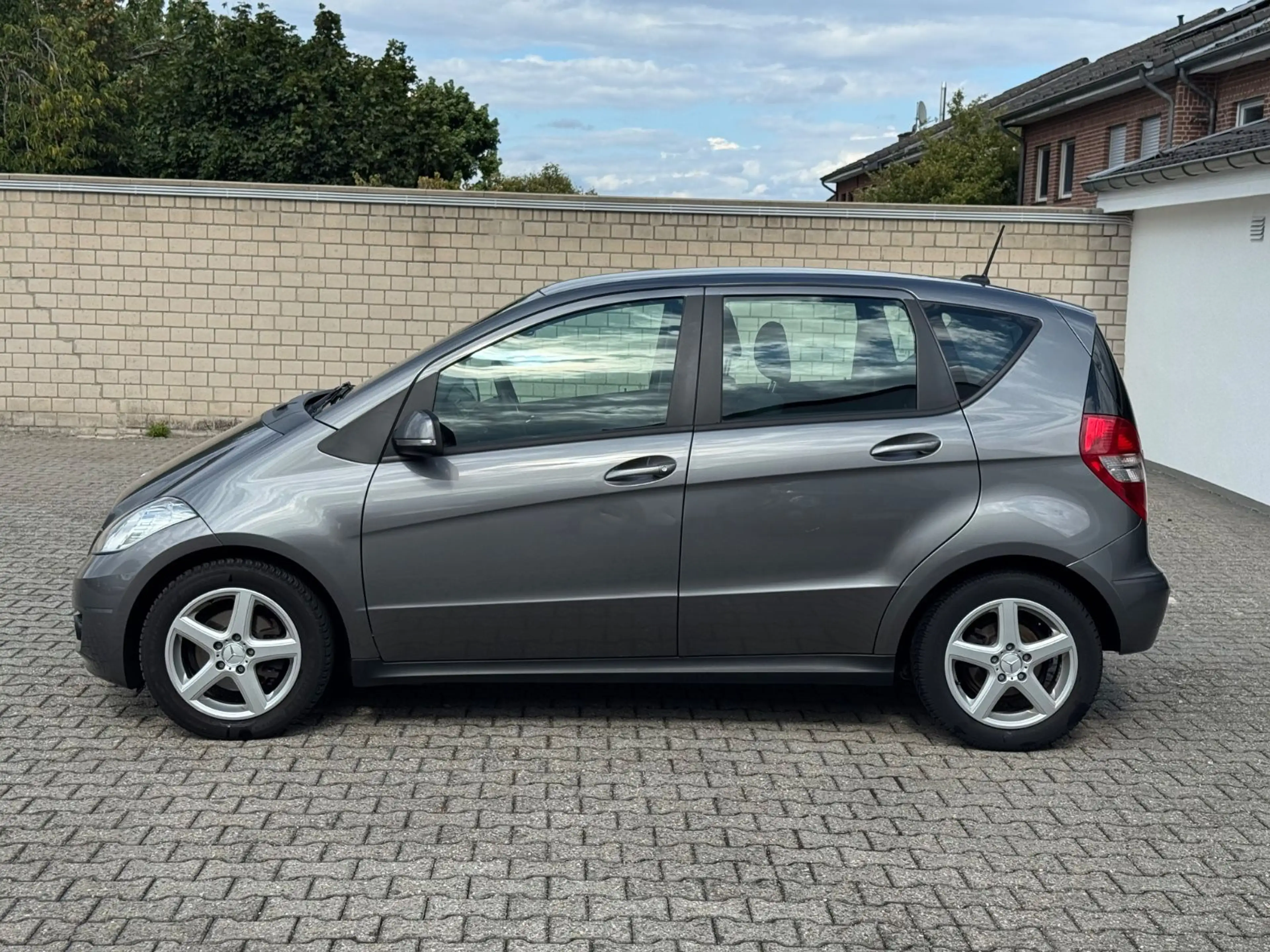 Mercedes-Benz A 180 5-türig Automatik PDC Euro5 — photo 8